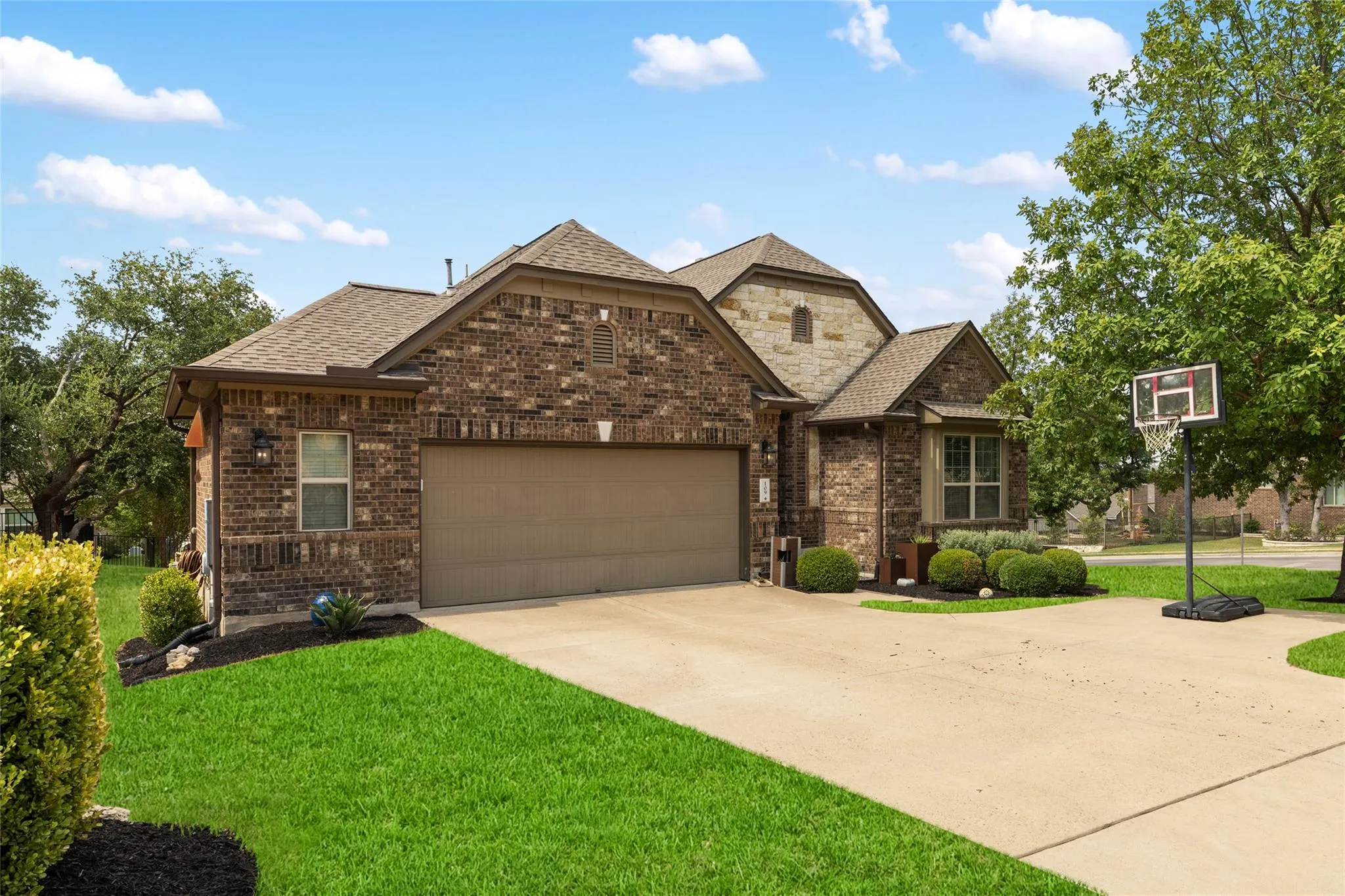 Photo 3 of 109 LOMBARDIA DR