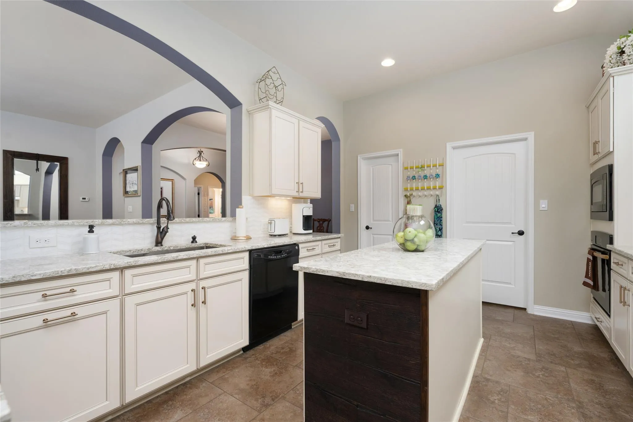 Photo 4 of 109 LOMBARDIA DR