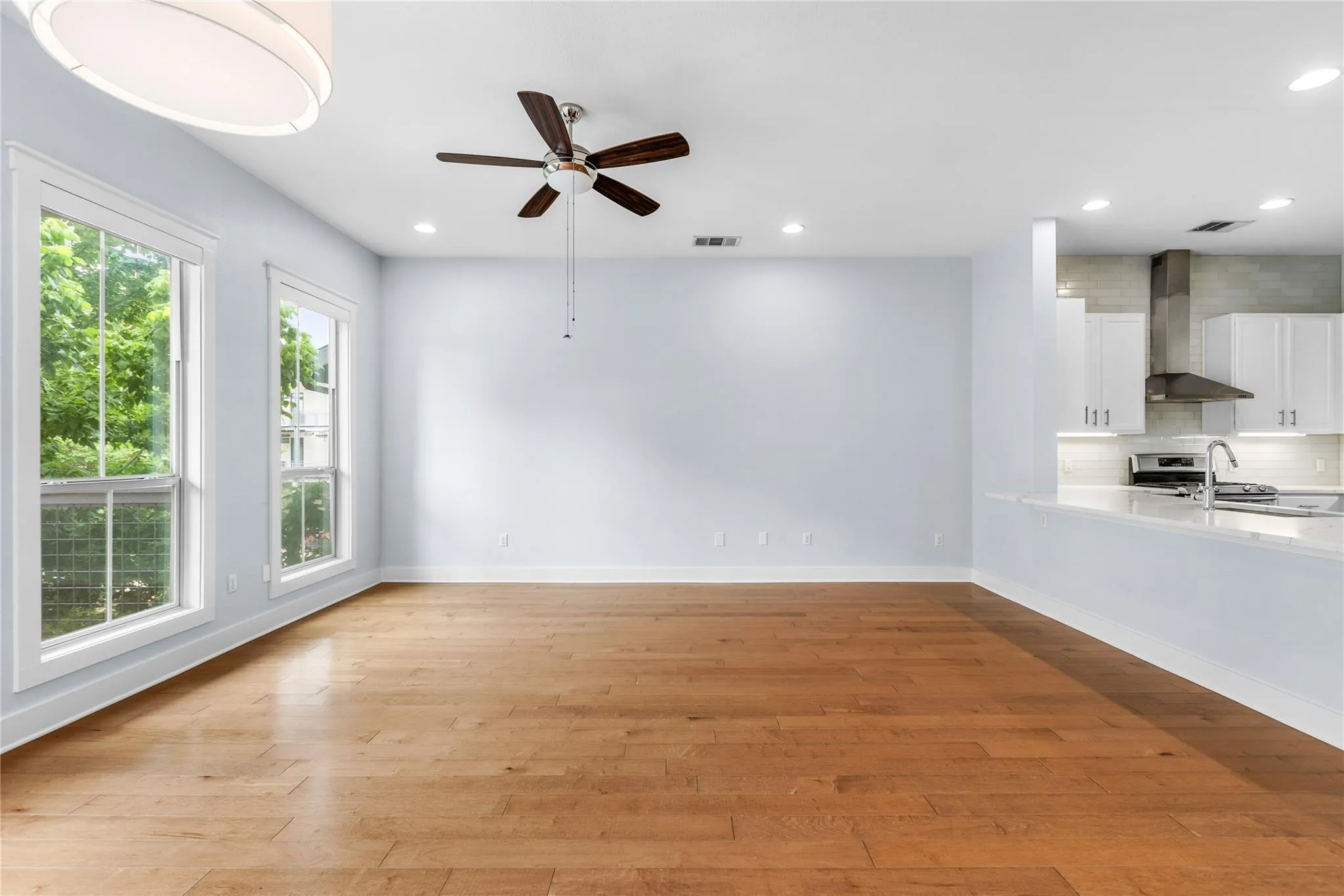 Photo 4 of 2520 BLUEBONNET LN #52