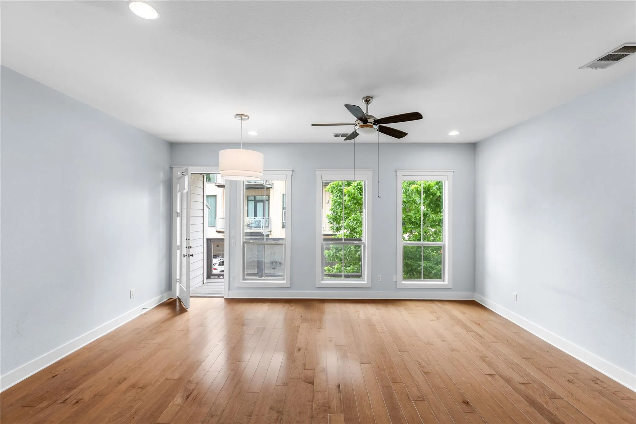 Photo 5 of 2520 BLUEBONNET LN #52