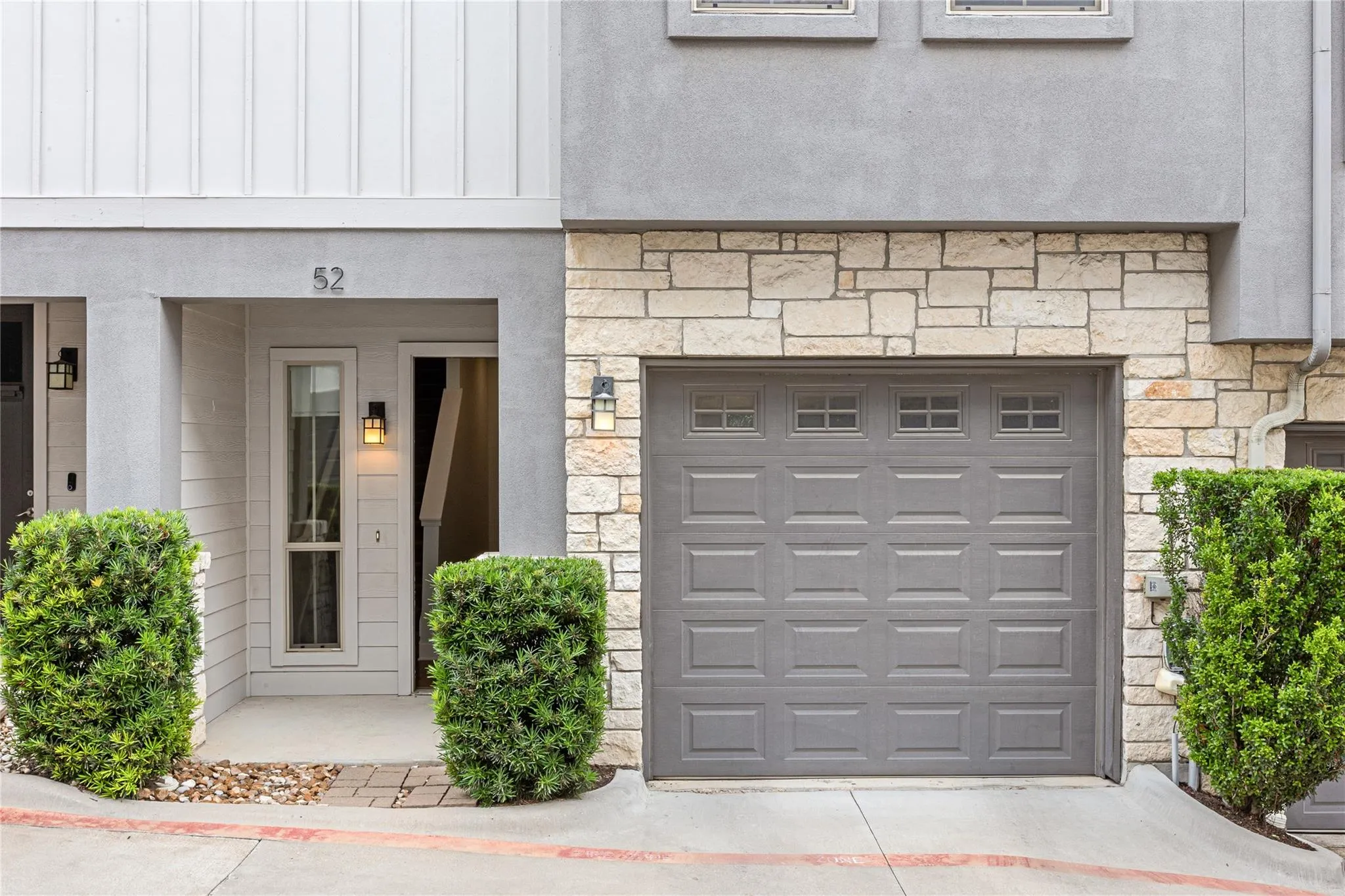 Photo 2 of 2520 BLUEBONNET LN #52