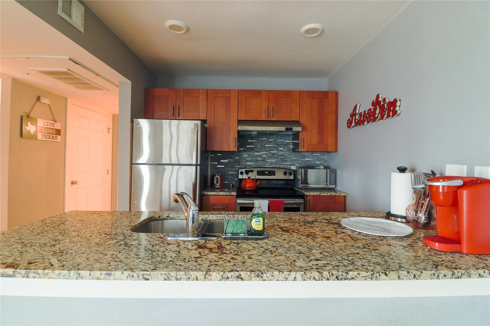 Photo 5 of 909 REINLI ST #221