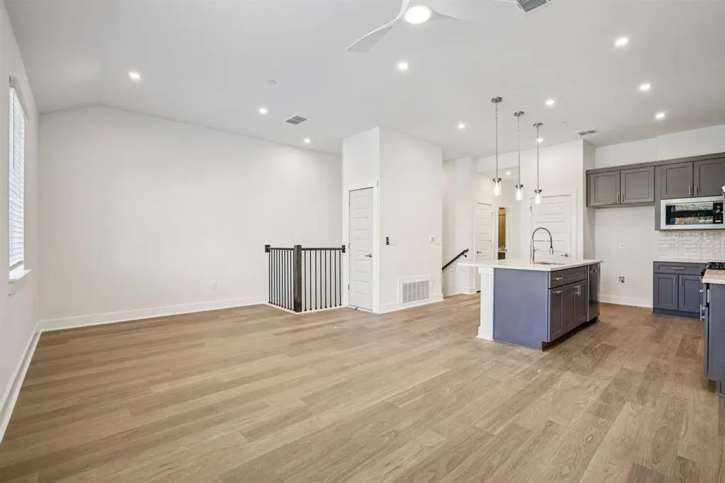 Photo of 200 W 56TH ST #8102, Austin, TX, 78751