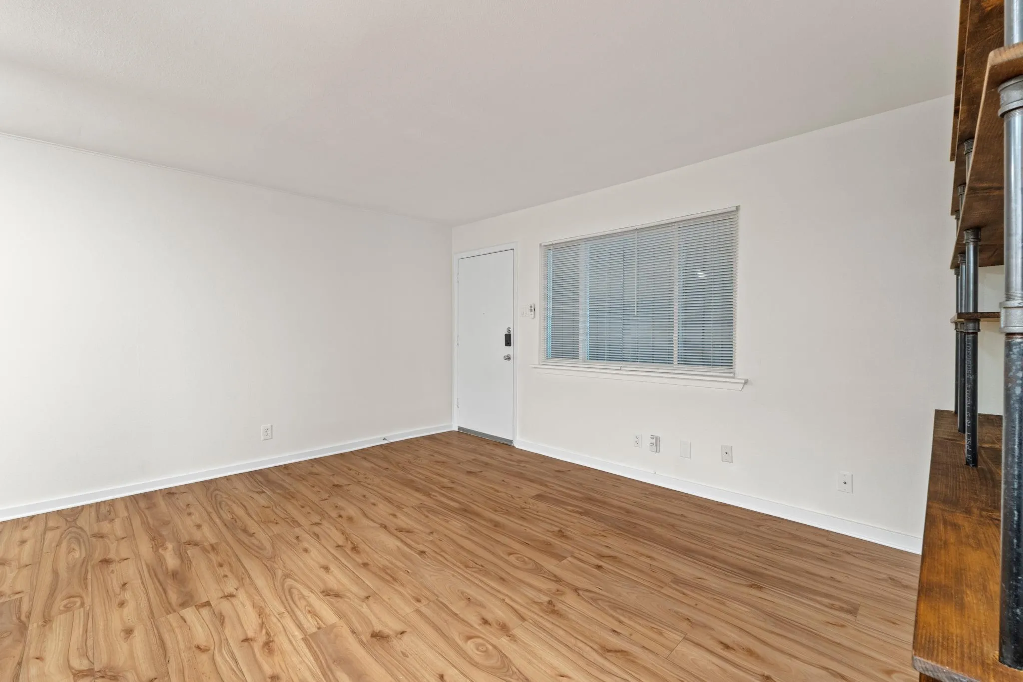 Photo 5 of 2303 EAST SIDE DR #211