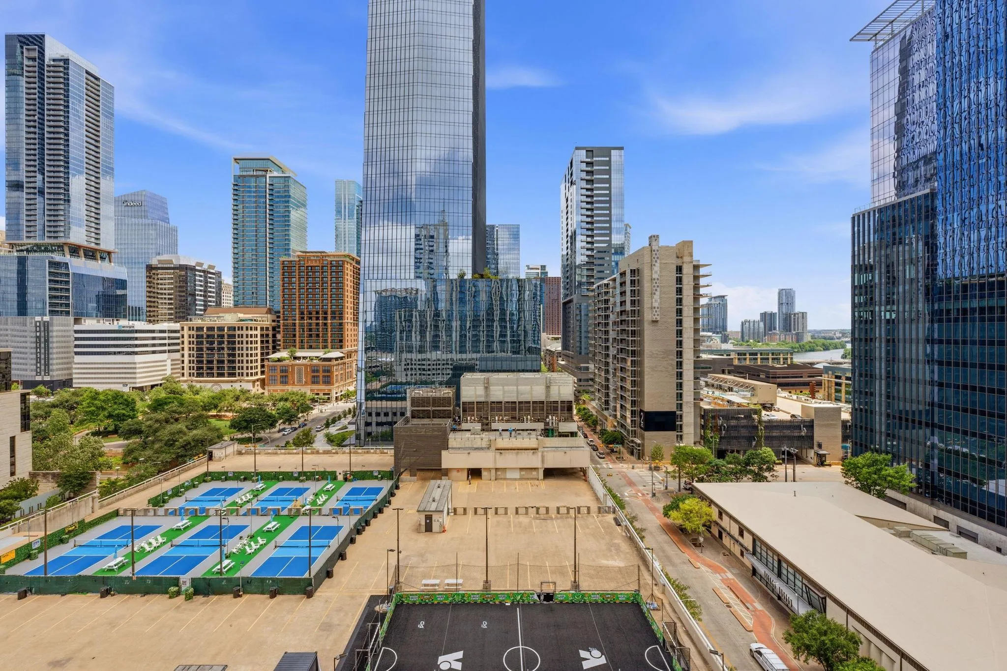 Photo 3 of 360 NUECES ST #1303