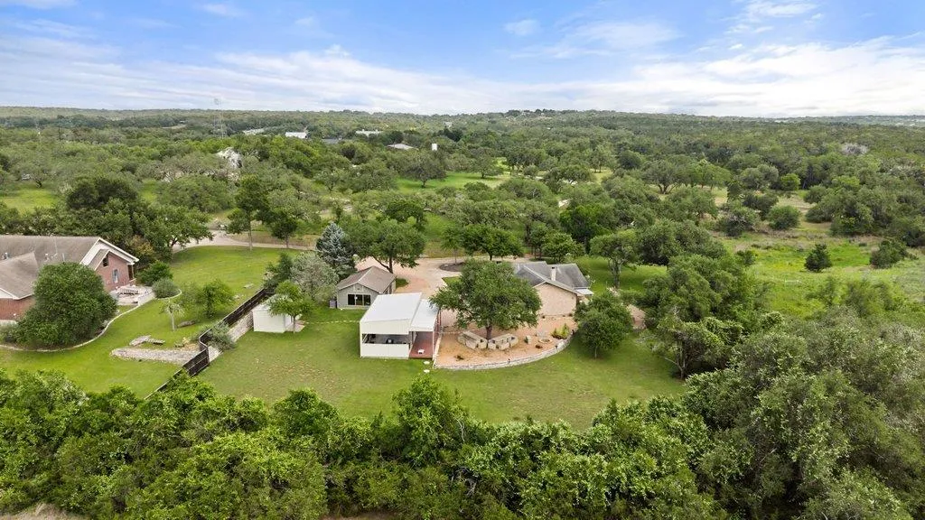 Photo 4 of 12135 FITZHUGH RD