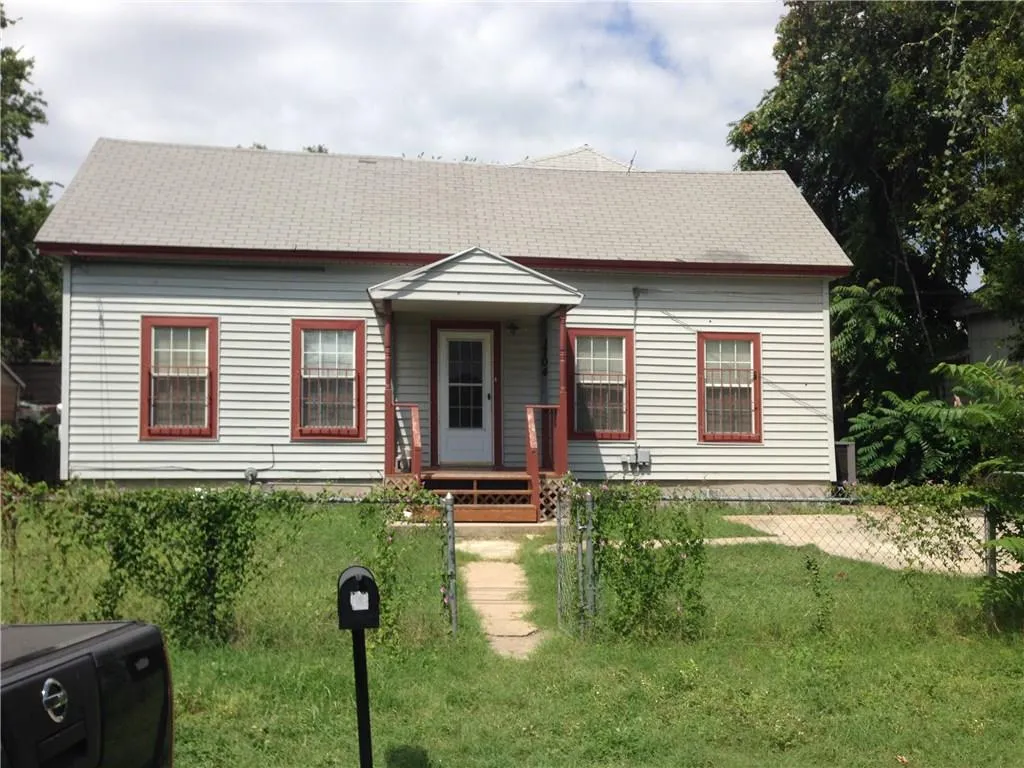 Photo 2 of 1704 TILLERY ST