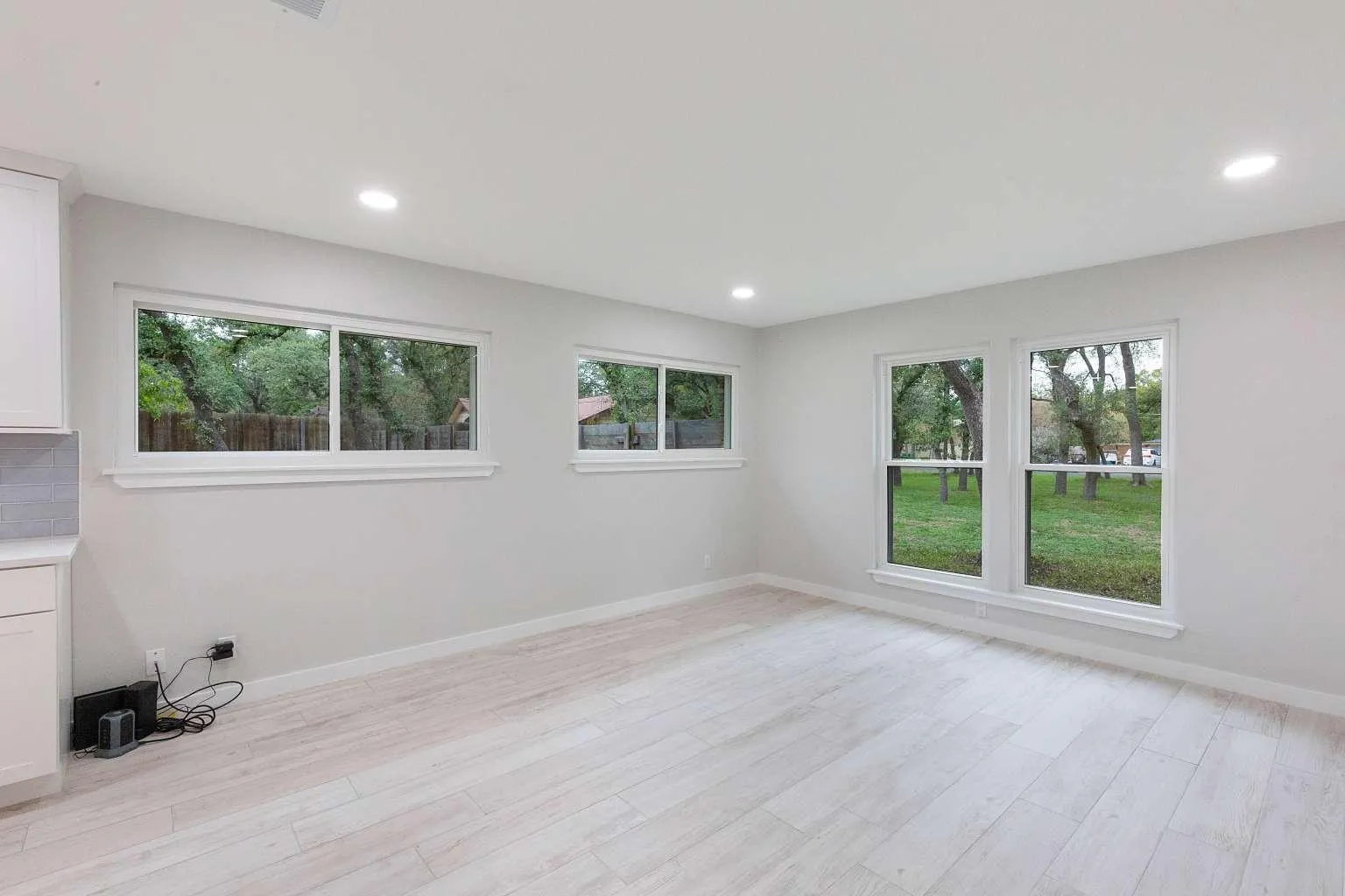 Photo 4 of 11508 BELL AVE