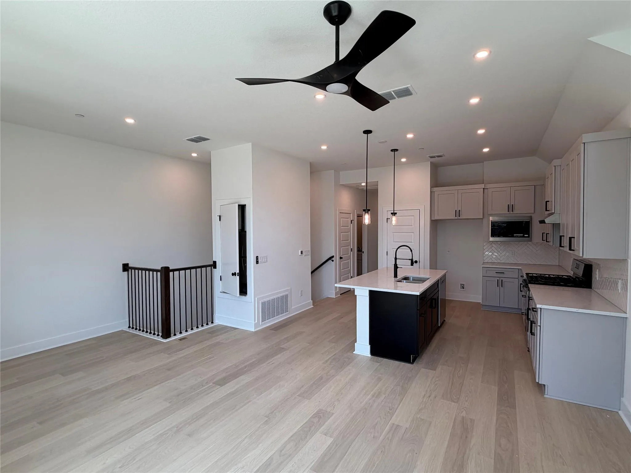 Photo 5 of 200 W 56TH ST #8104