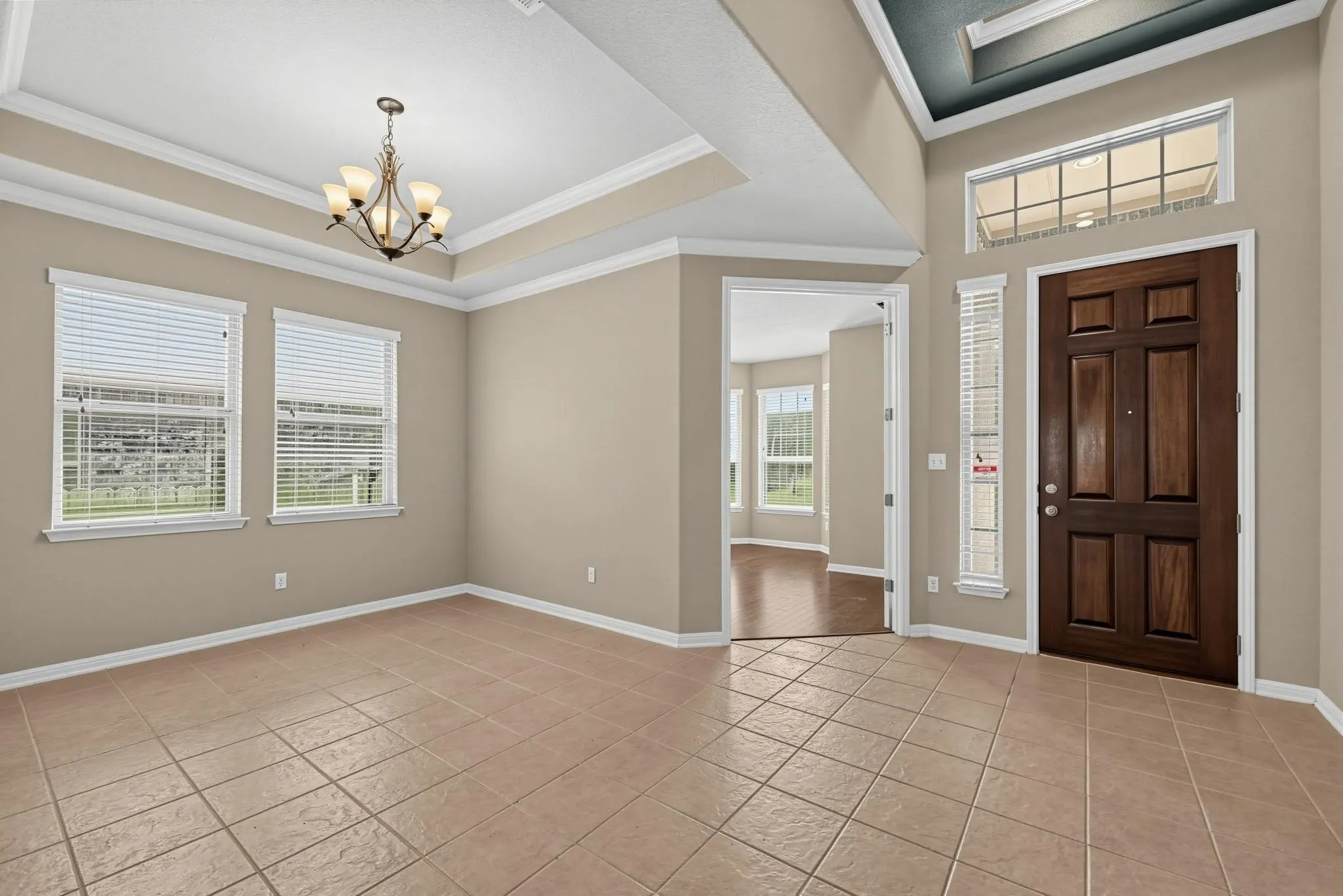 Photo 4 of 2712 ENZA CT