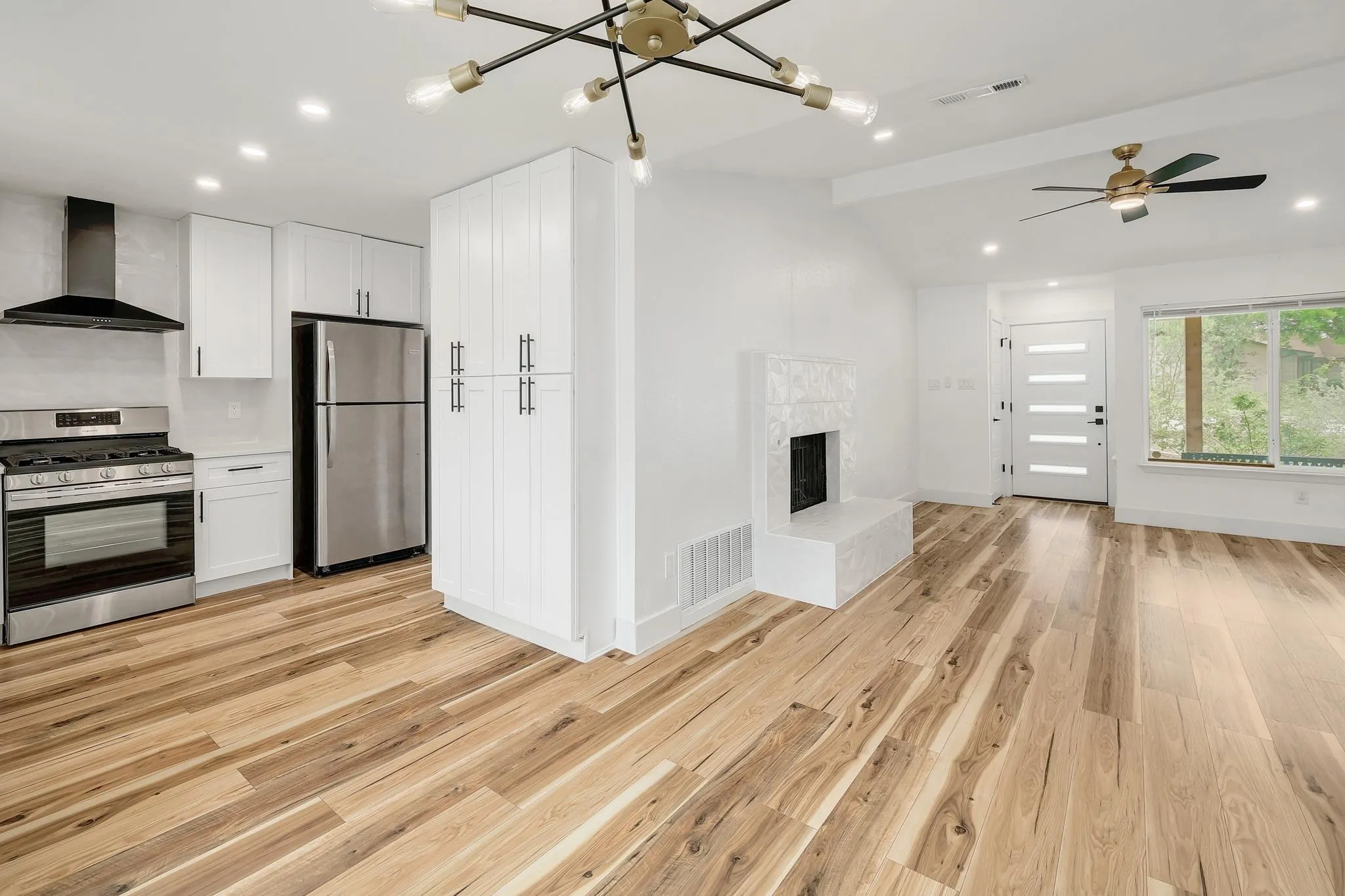 Photo 3 of 7609 CRYSTALBROOK DR W