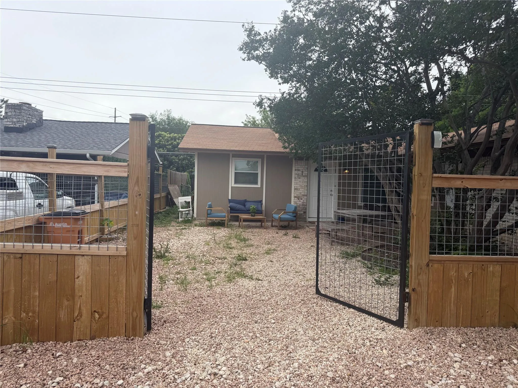 Photo 3 of 5600 PONCIANA DR
