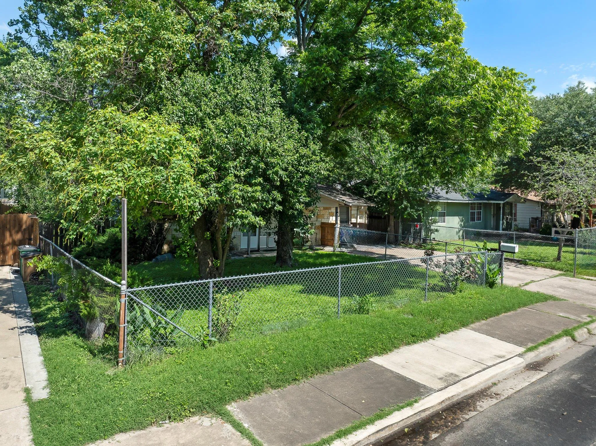 Photo 2 of 1122 SPUR ST #D