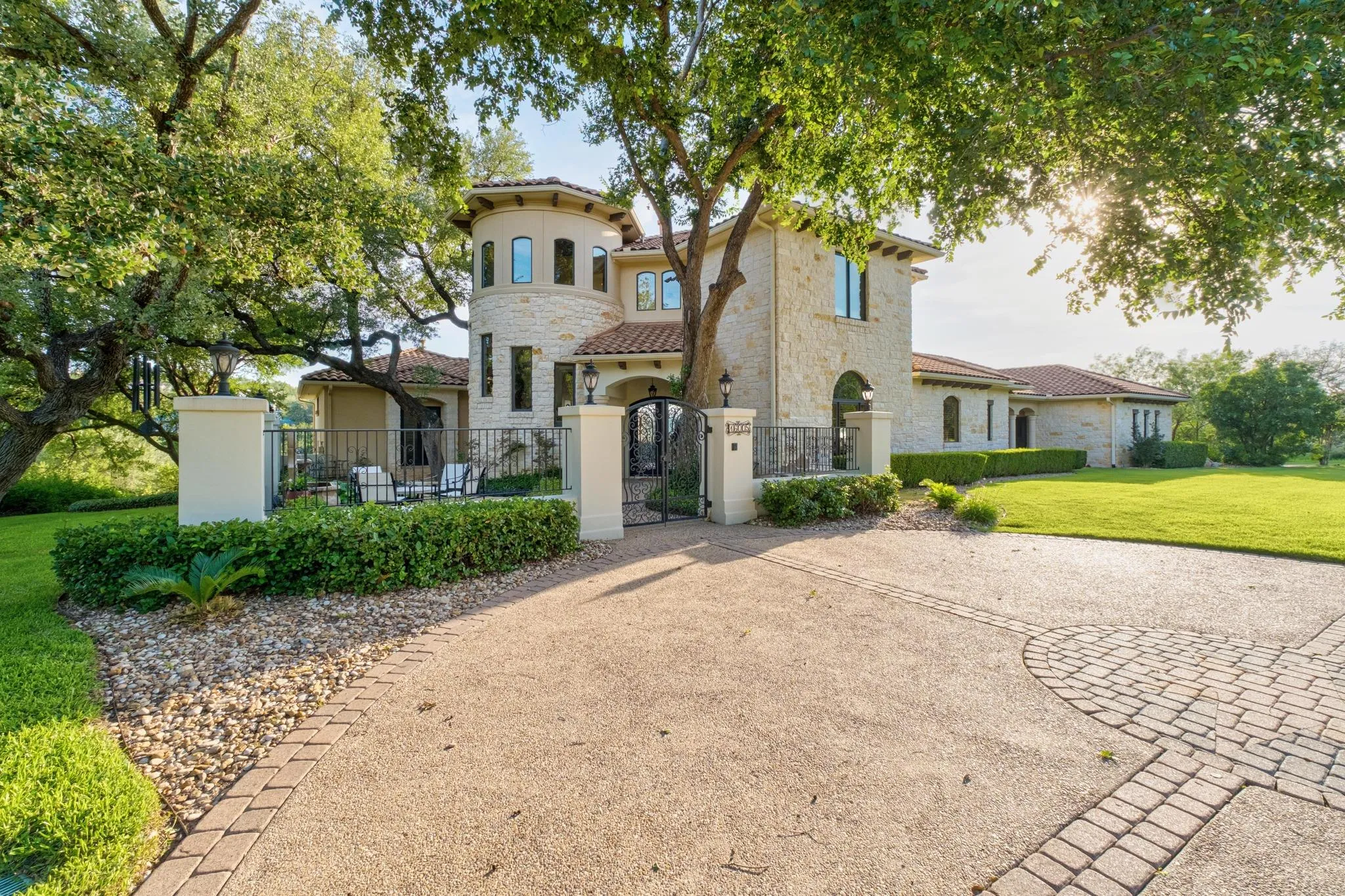 Photo of 16005 CHATEAU AVE, Austin, 78734