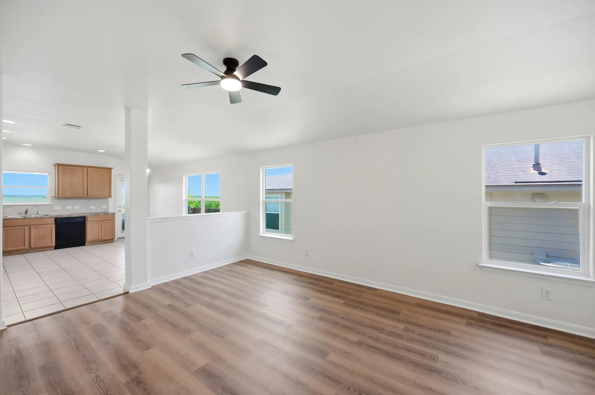 Photo 4 of 209 HOYA LN