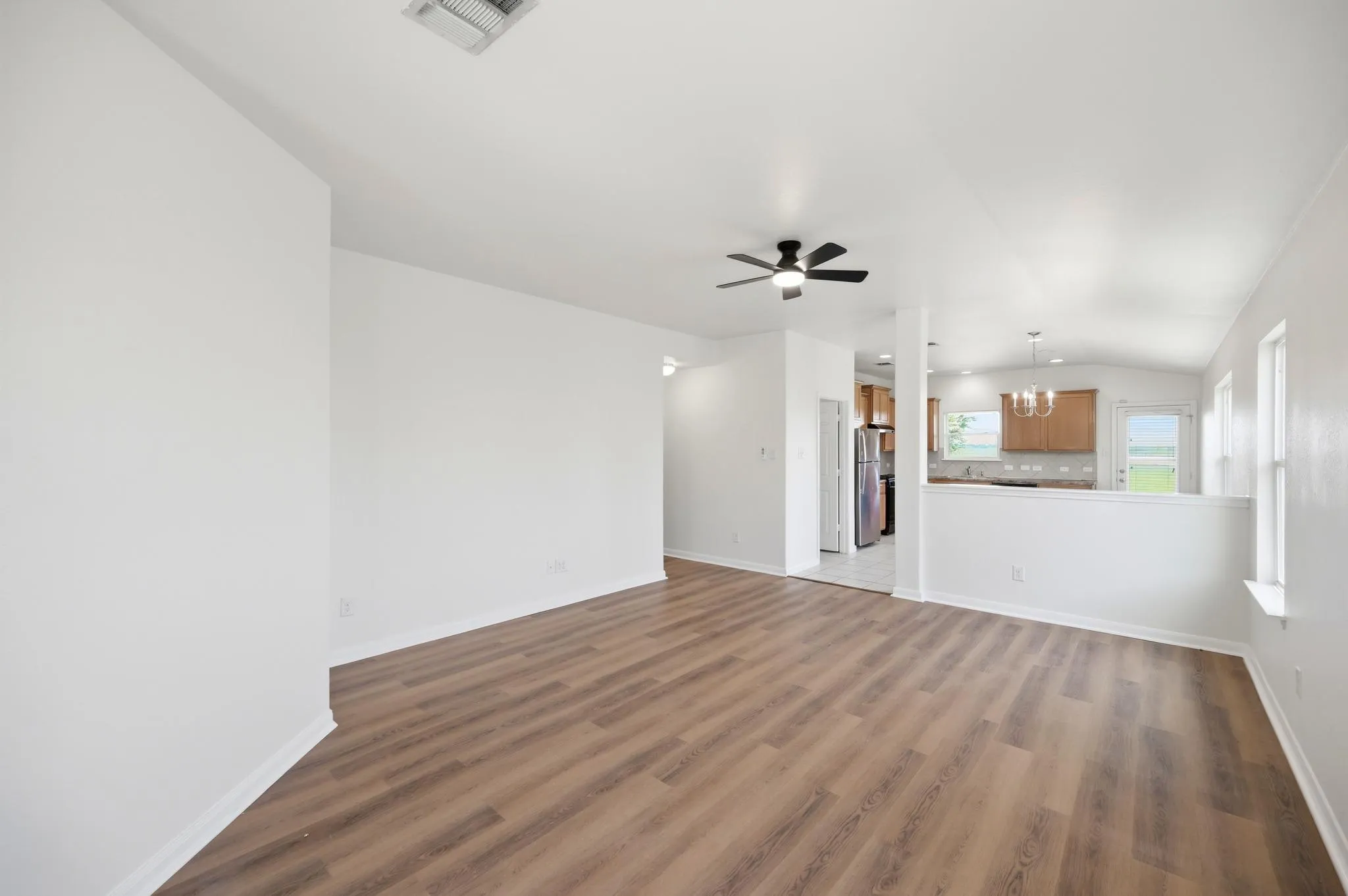Photo 3 of 209 HOYA LN