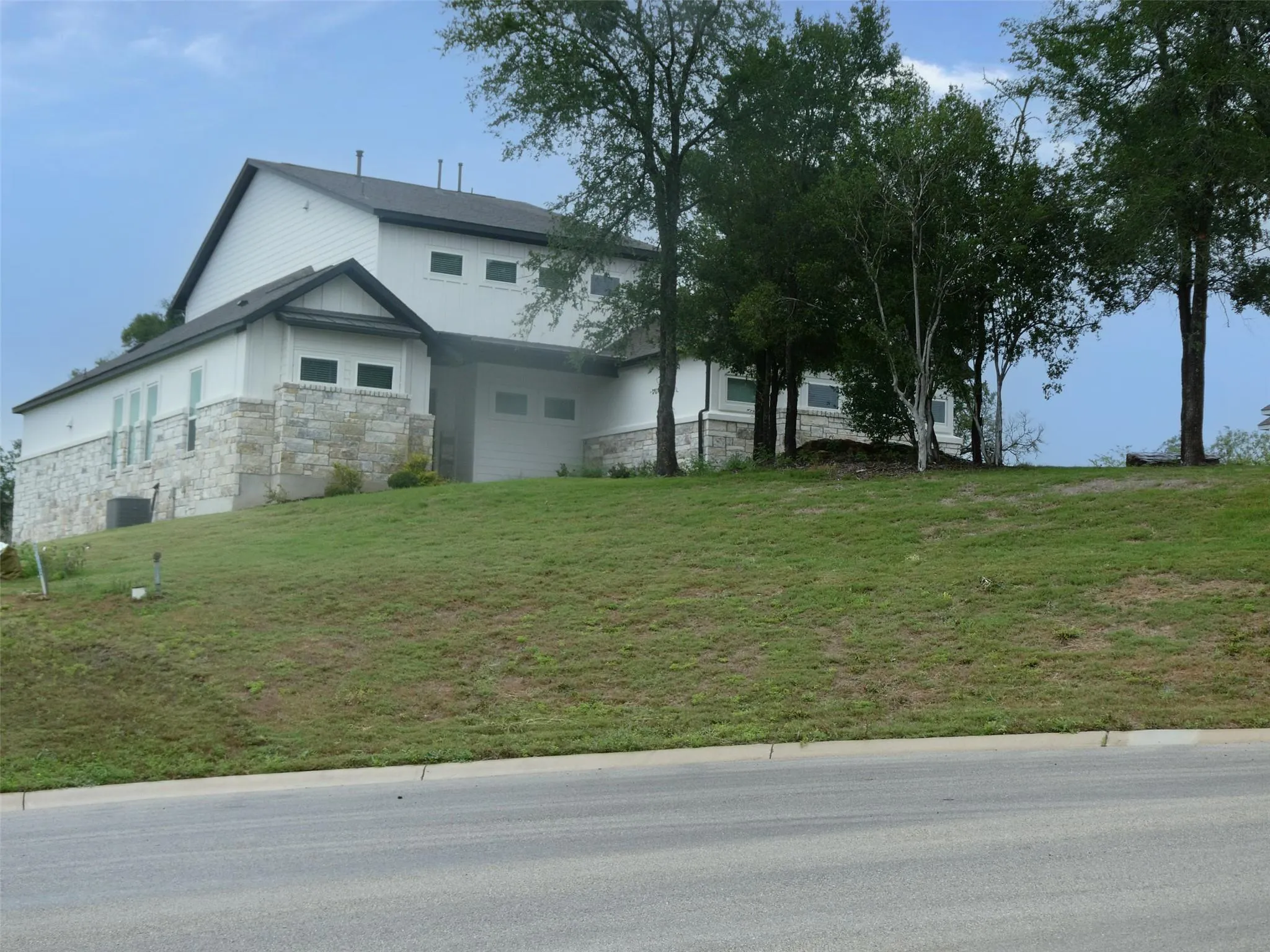 Photo 2 of 116 MERLIN CT