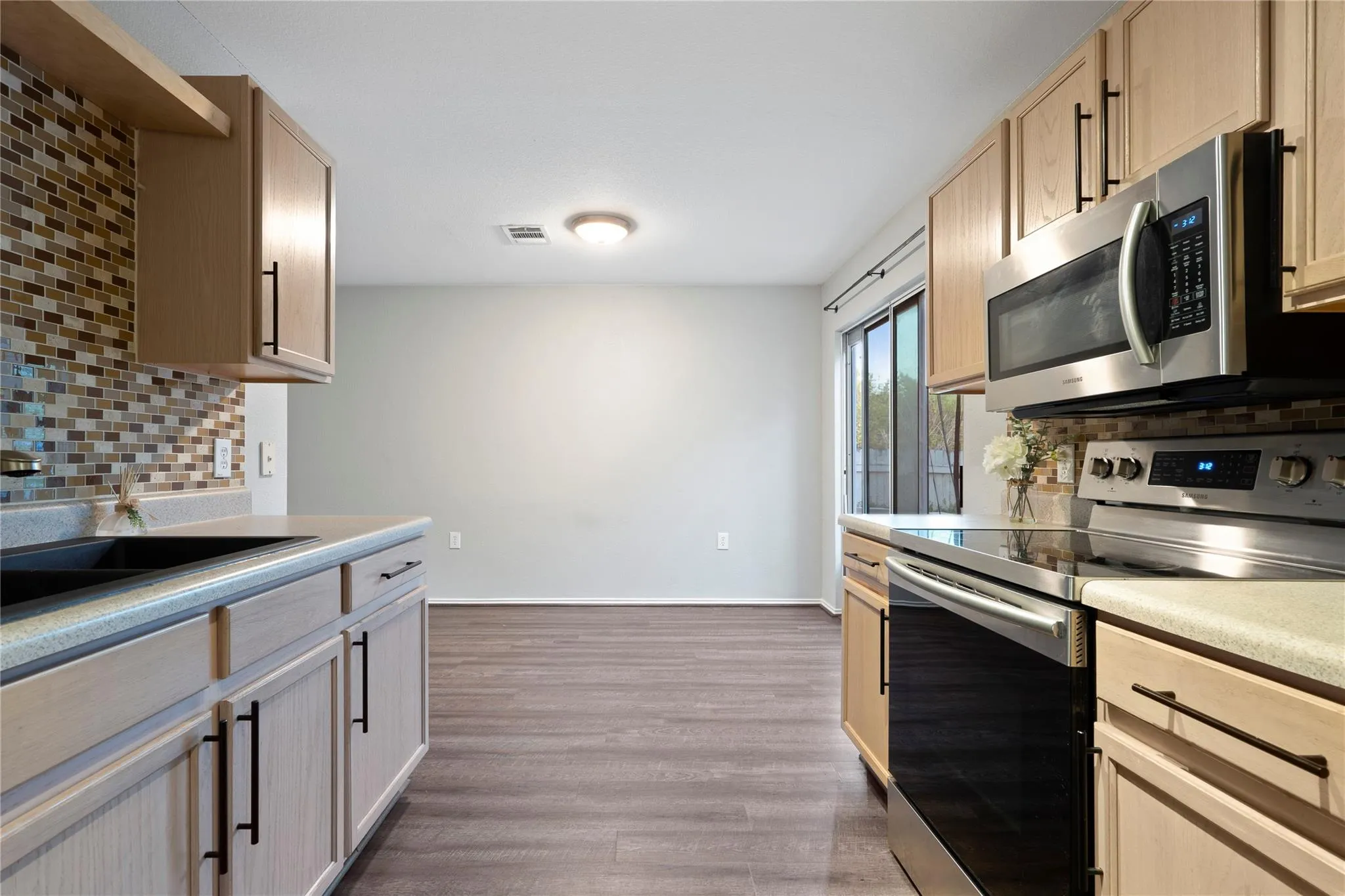 Photo 3 of 8609 CLAUDE CT