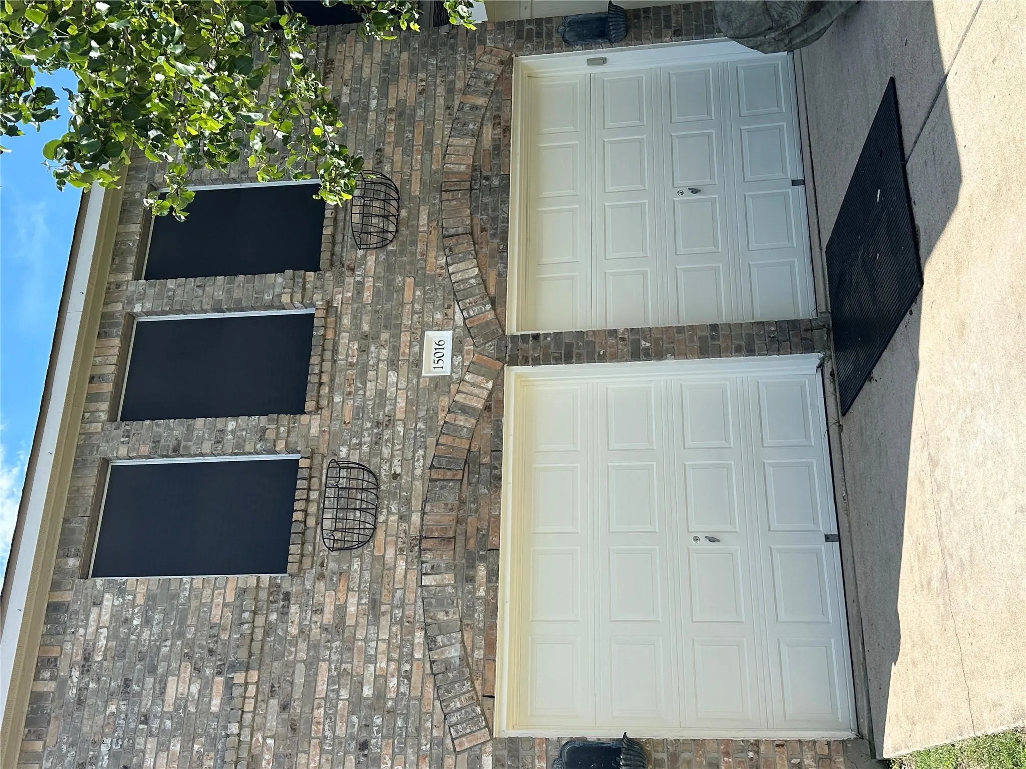 Photo 2 of 15016 SADDLEGIRTH LN