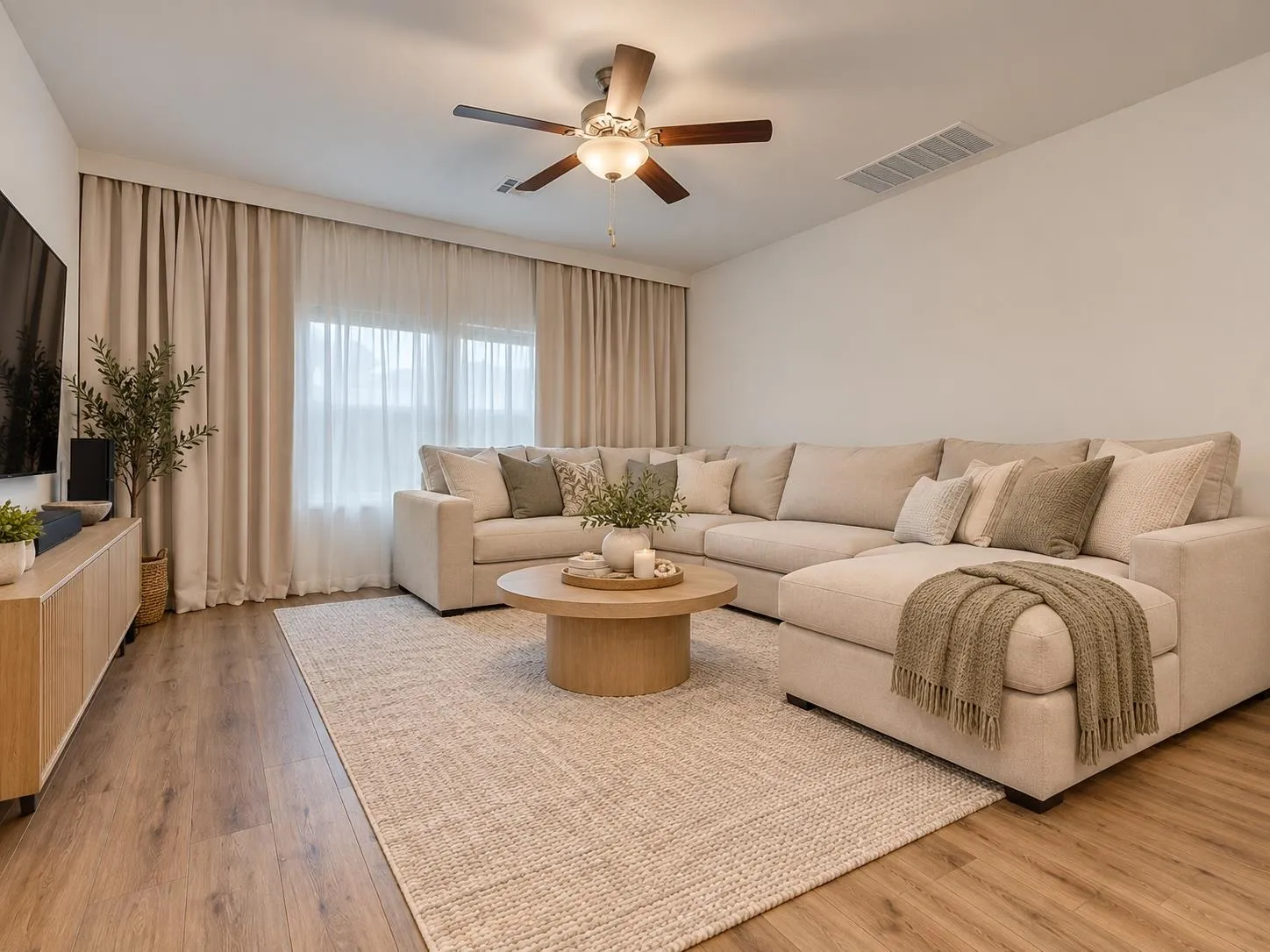 Photo 4 of 1208 SWEETSPIRE ST