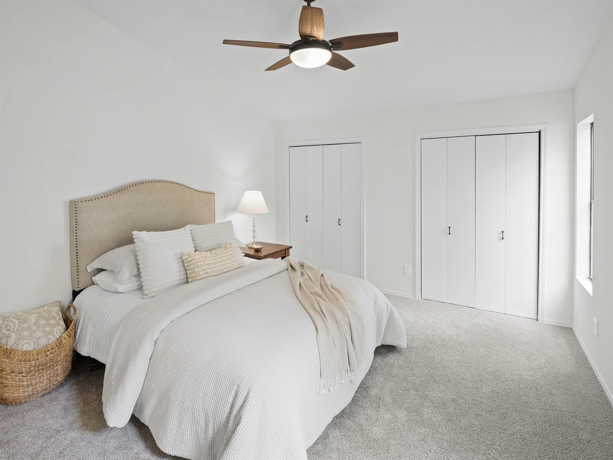 Photo 5 of 512 EBERHART LN #1003