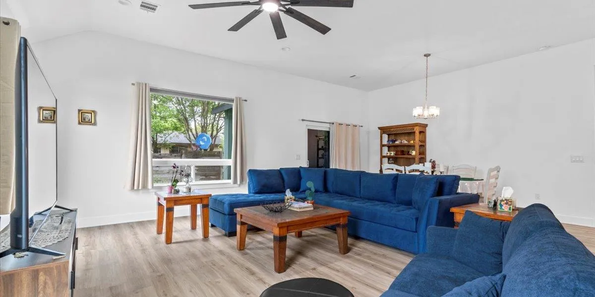 Photo 5 of 4711 LITTLE HILL CIR