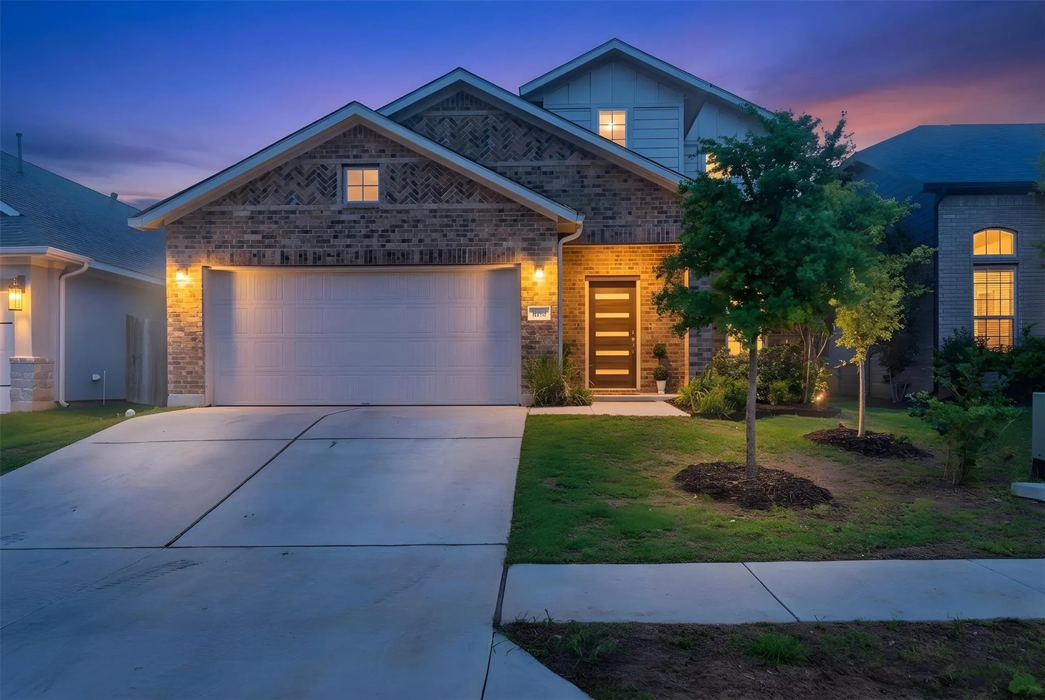 Photo 2 of 1121 BLUE OAK BLVD