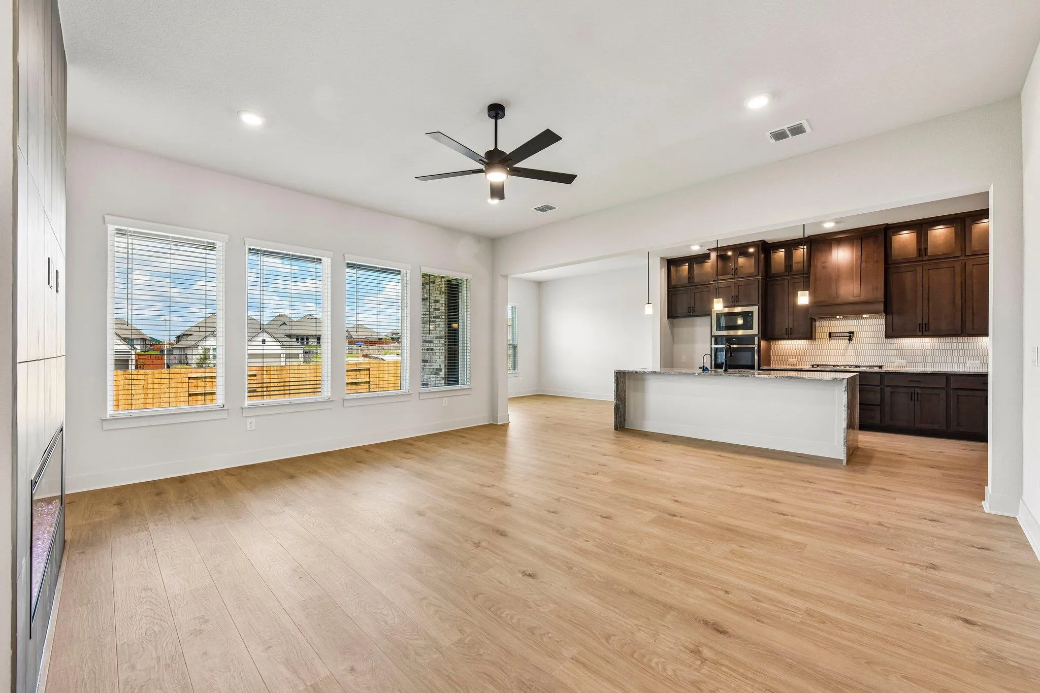 Photo 5 of 180 KAPOK ST