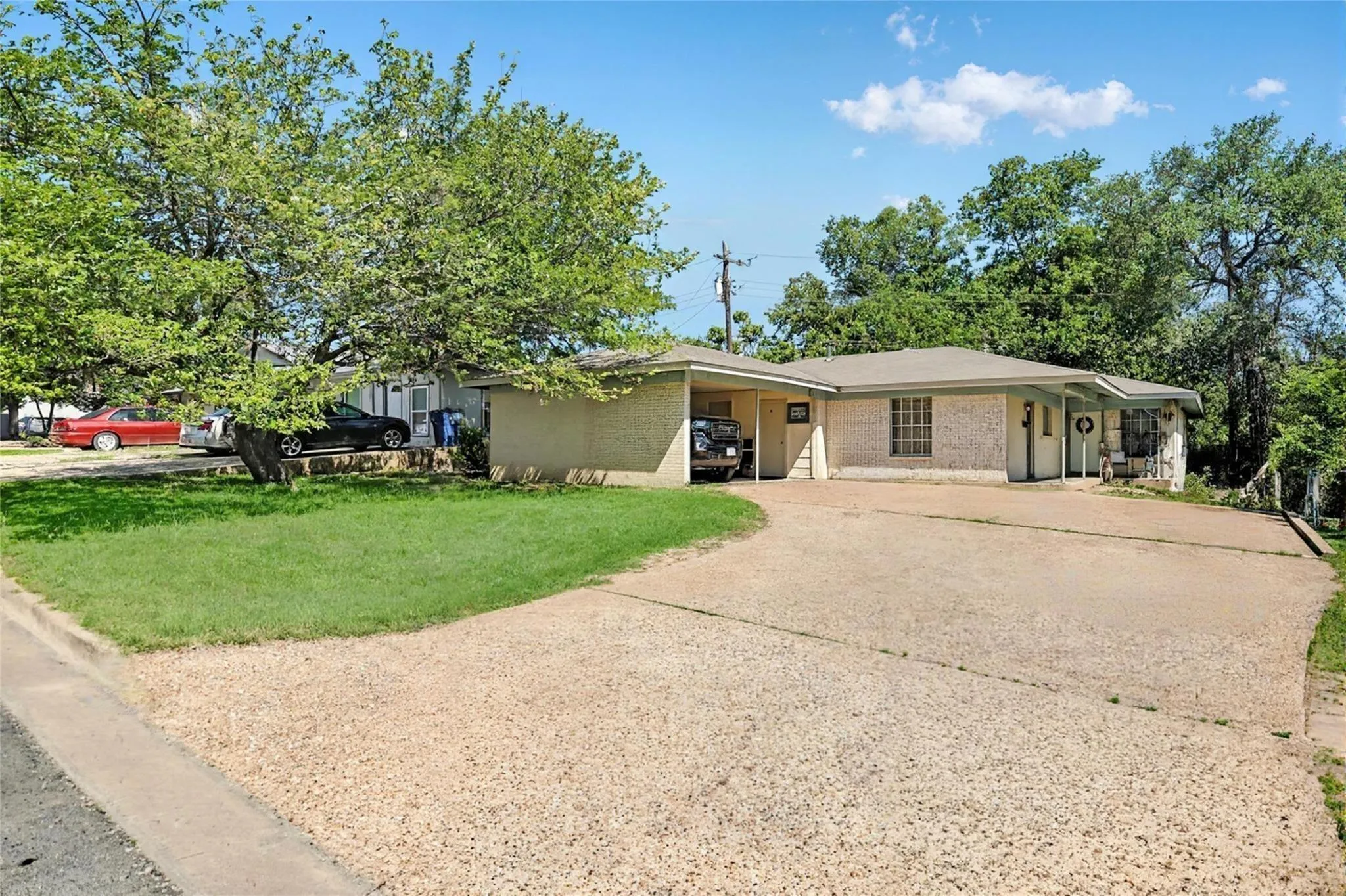 Photo 3 of 8508 DRYFIELD DR