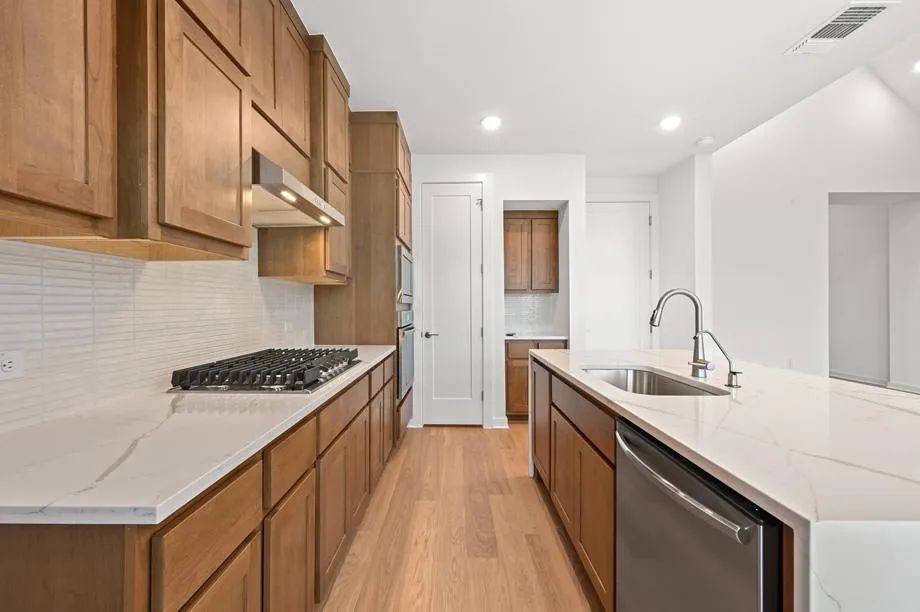 Photo 5 of 6312 MCMURTRY ST