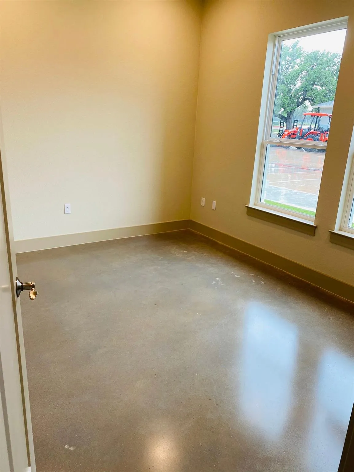 Photo 2 of 10824 E CRYSTAL FALLS PKWY #504