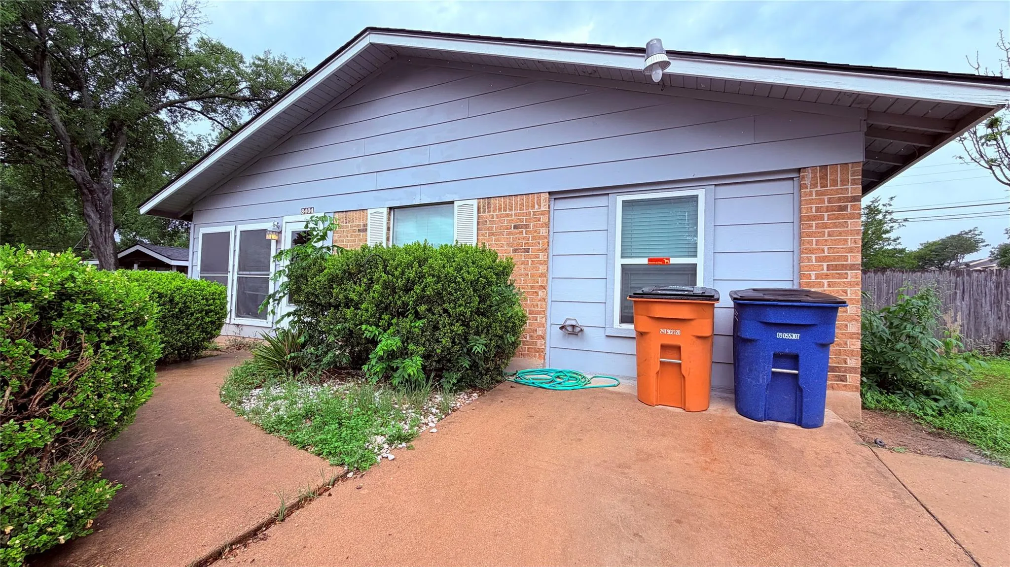 Photo 5 of 8404 MAINE DR