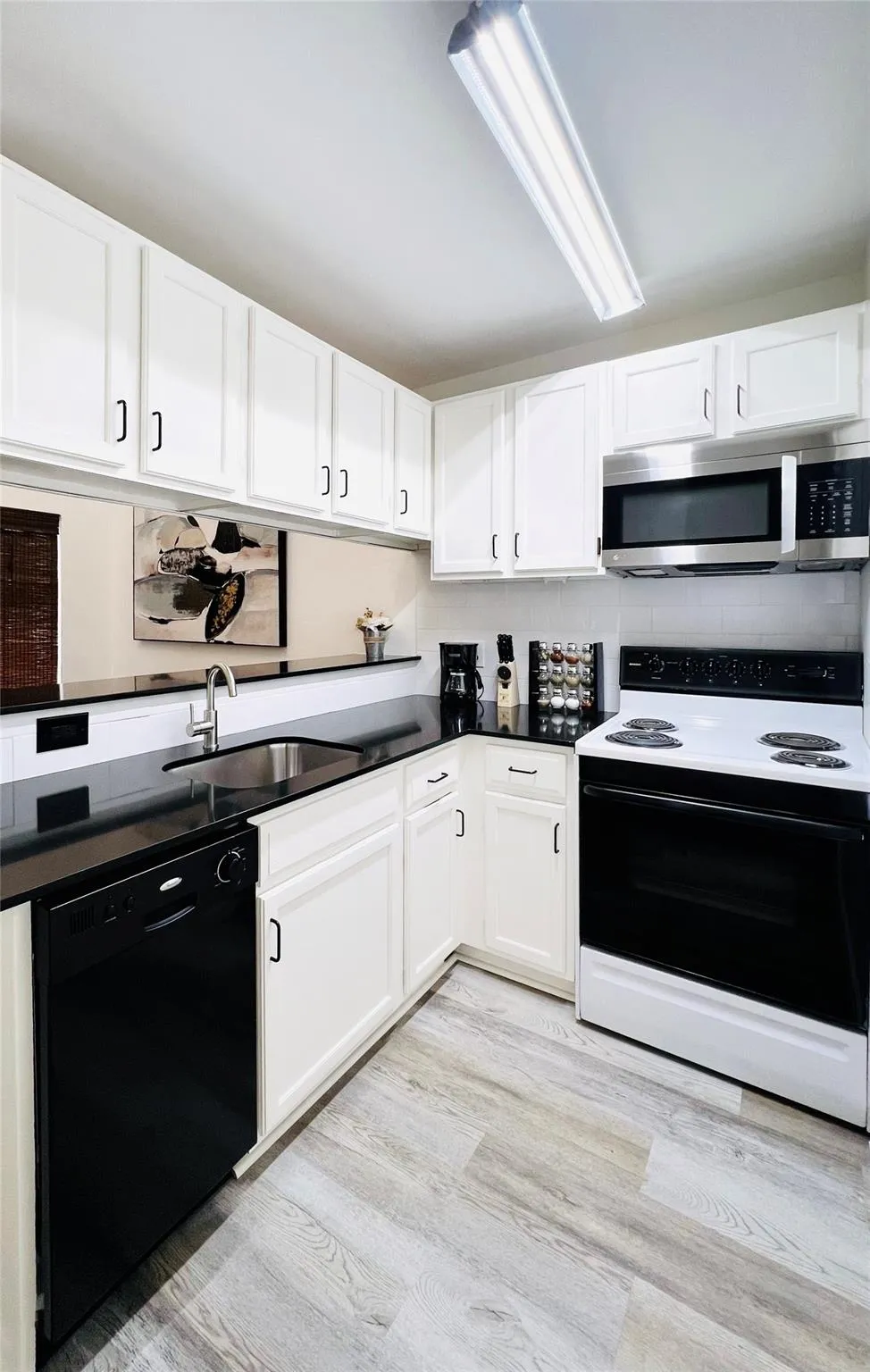 Photo 5 of 2815 RIO GRANDE ST #204