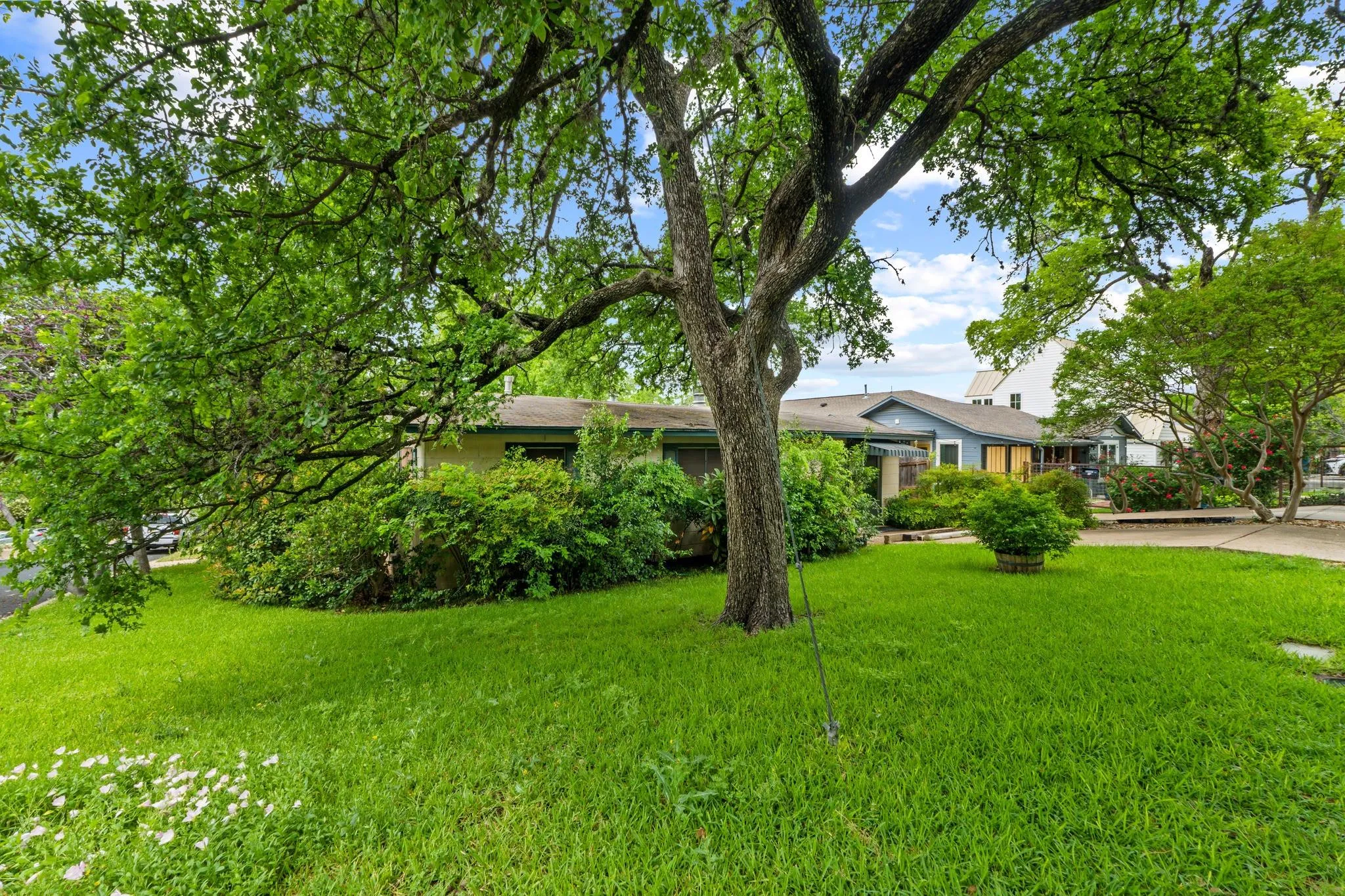 Photo 4 of 2506 RAE DELL AVE