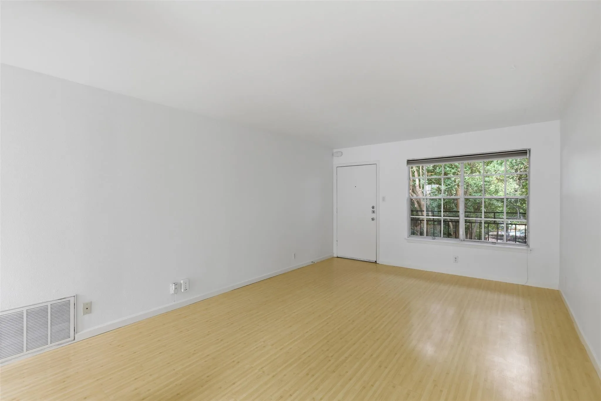 Photo 5 of 300 CROCKETT ST #315