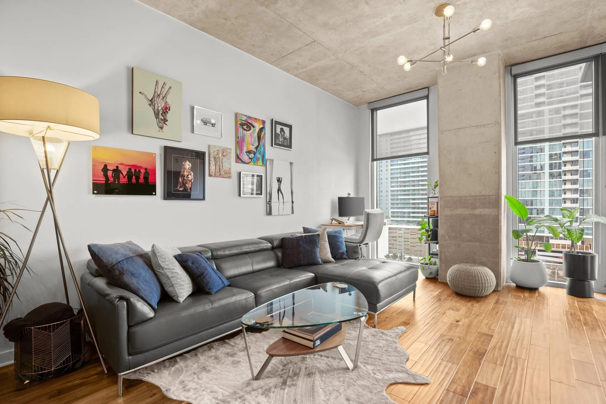 Photo 5 of 360 NUECES ST #1306