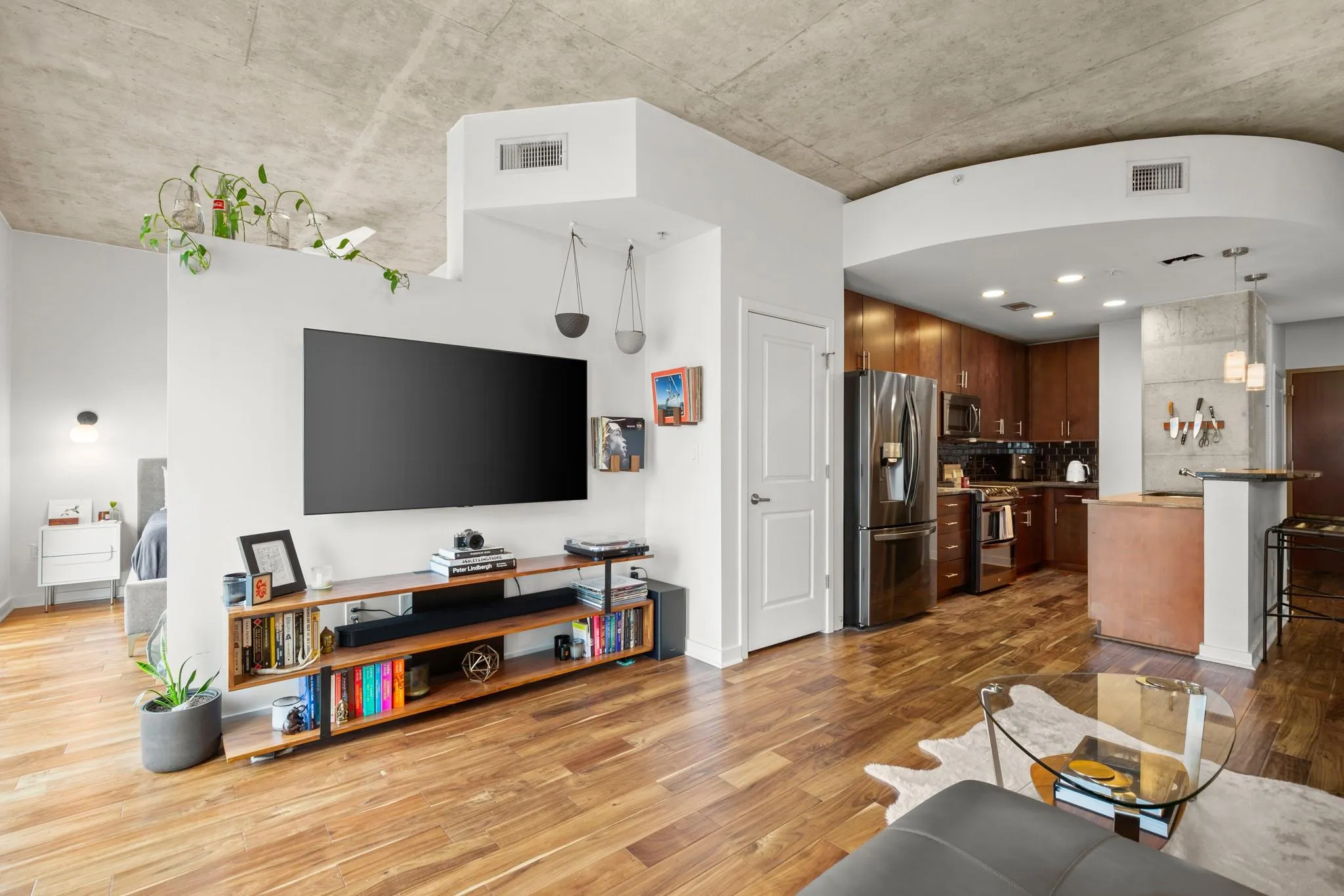 Photo 3 of 360 NUECES ST #1306