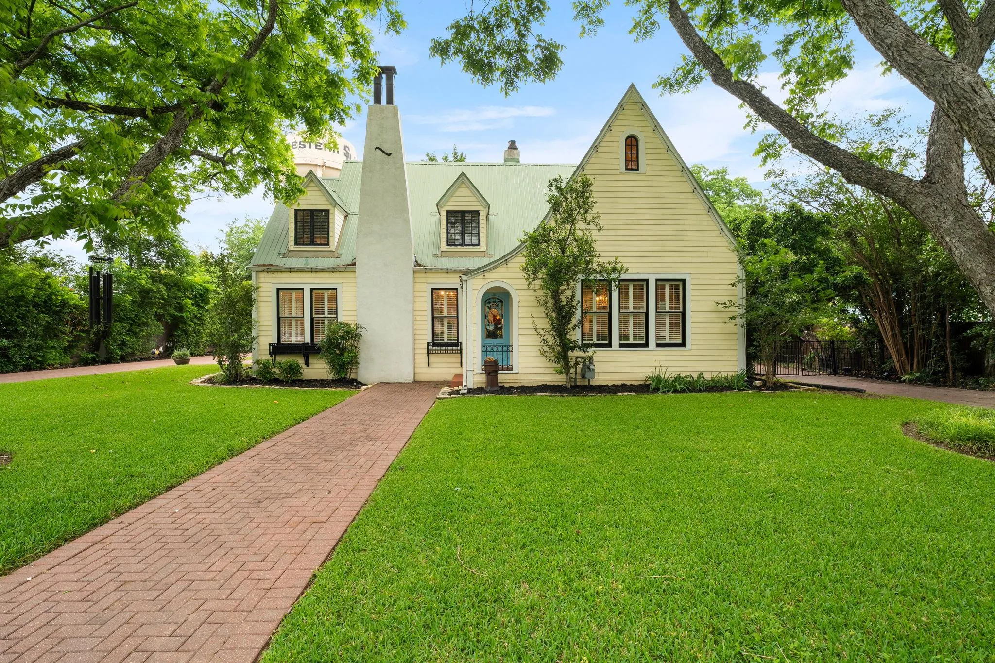 Photo of 1310 E UNIVERSITY AVE, Georgetown, TX, 78626