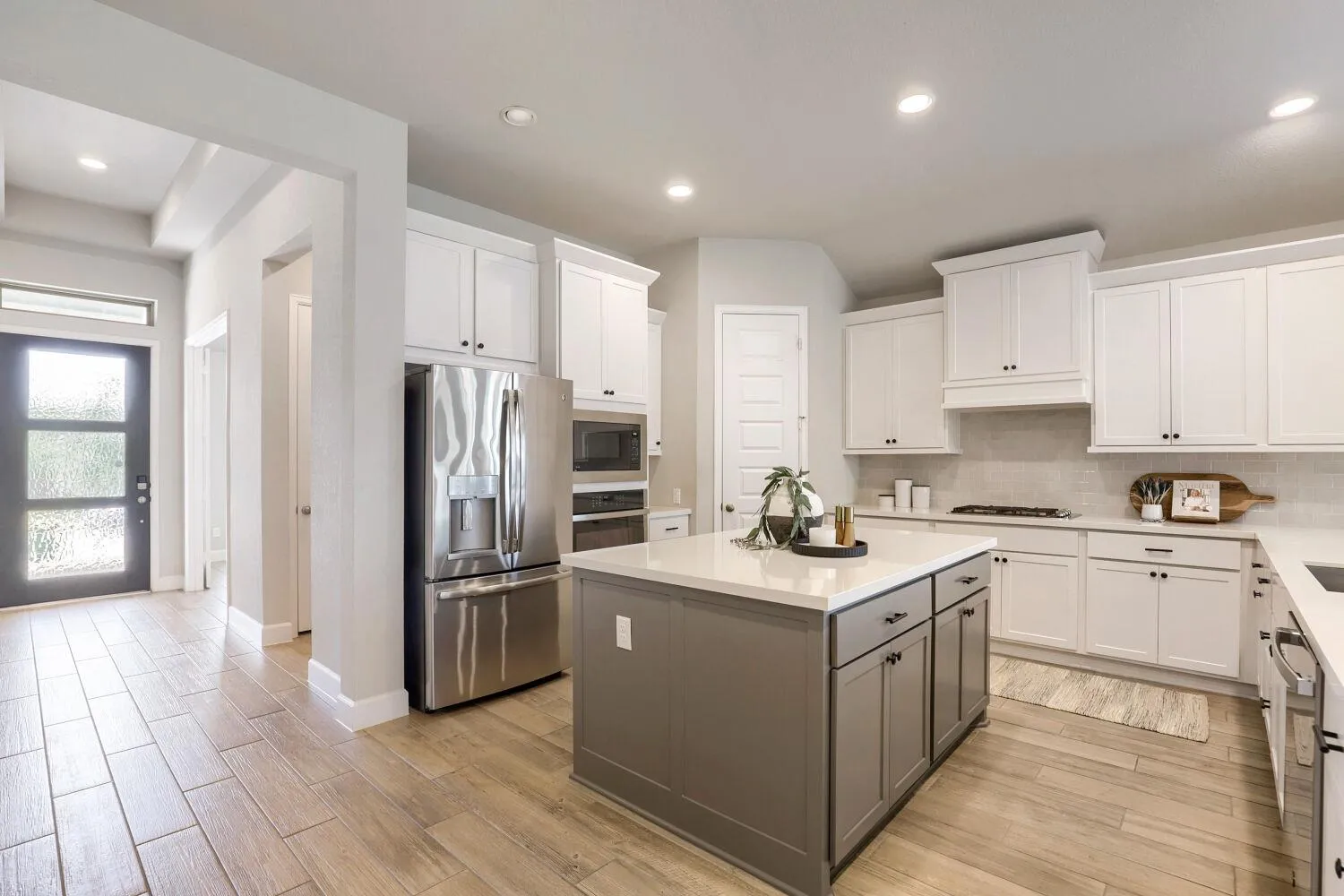 Photo 4 of 14505 KIRA LN