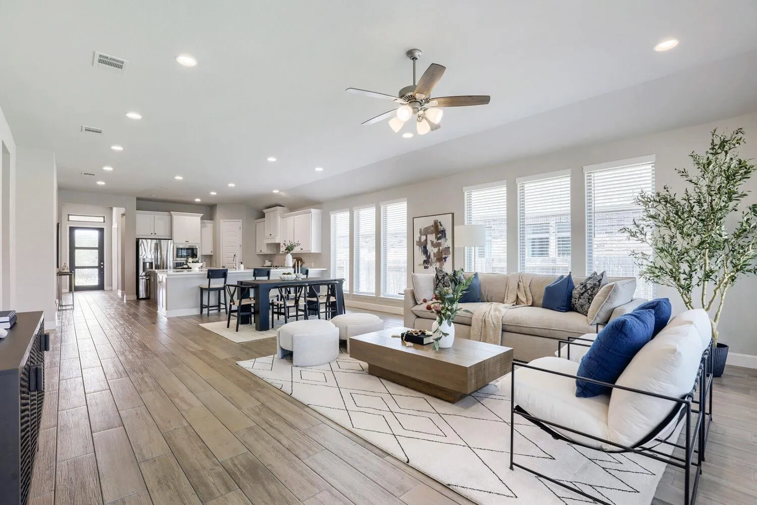 Photo 2 of 14505 KIRA LN