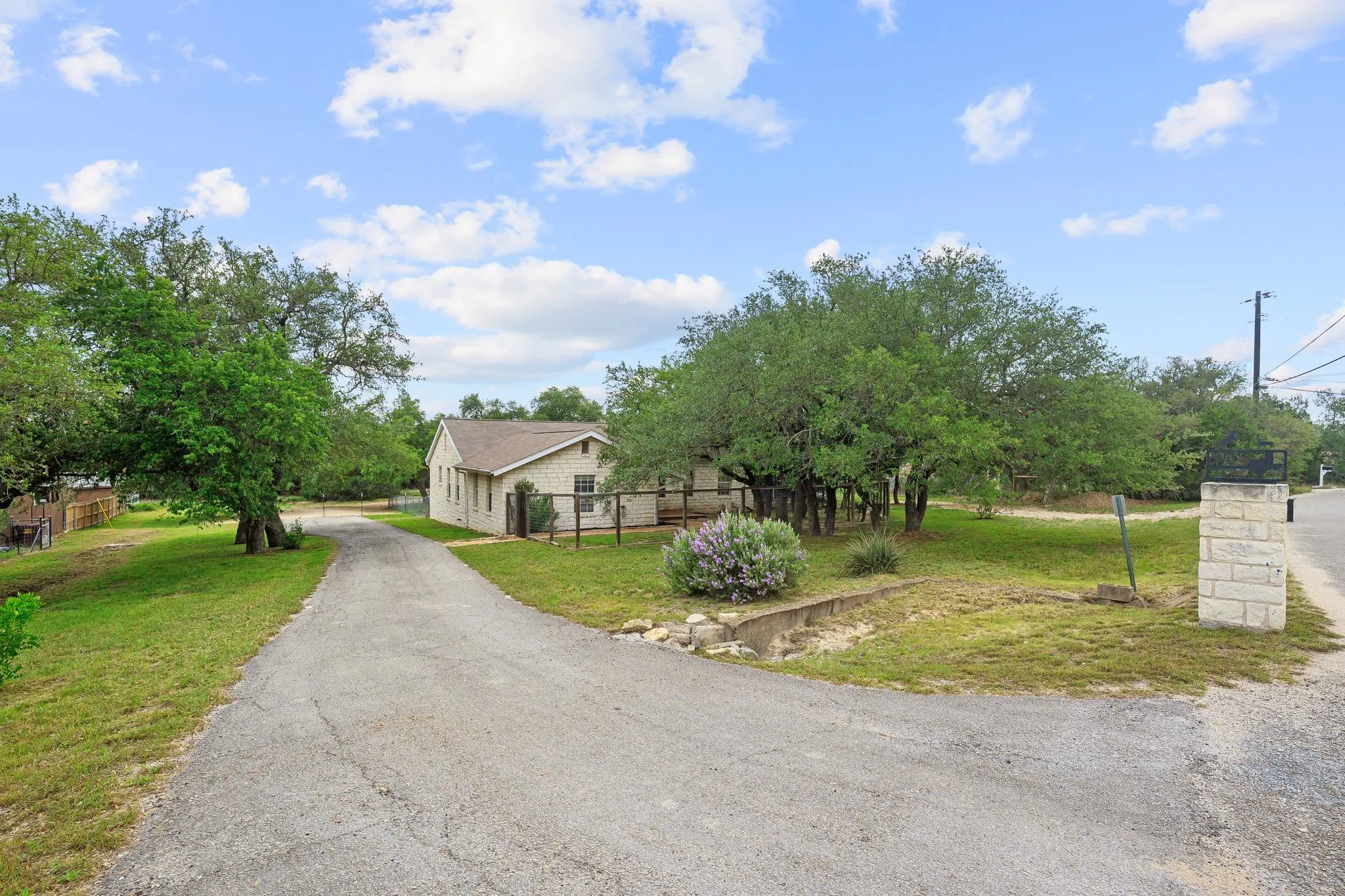 Photo 2 of 2110 SPRING VALLEY DR