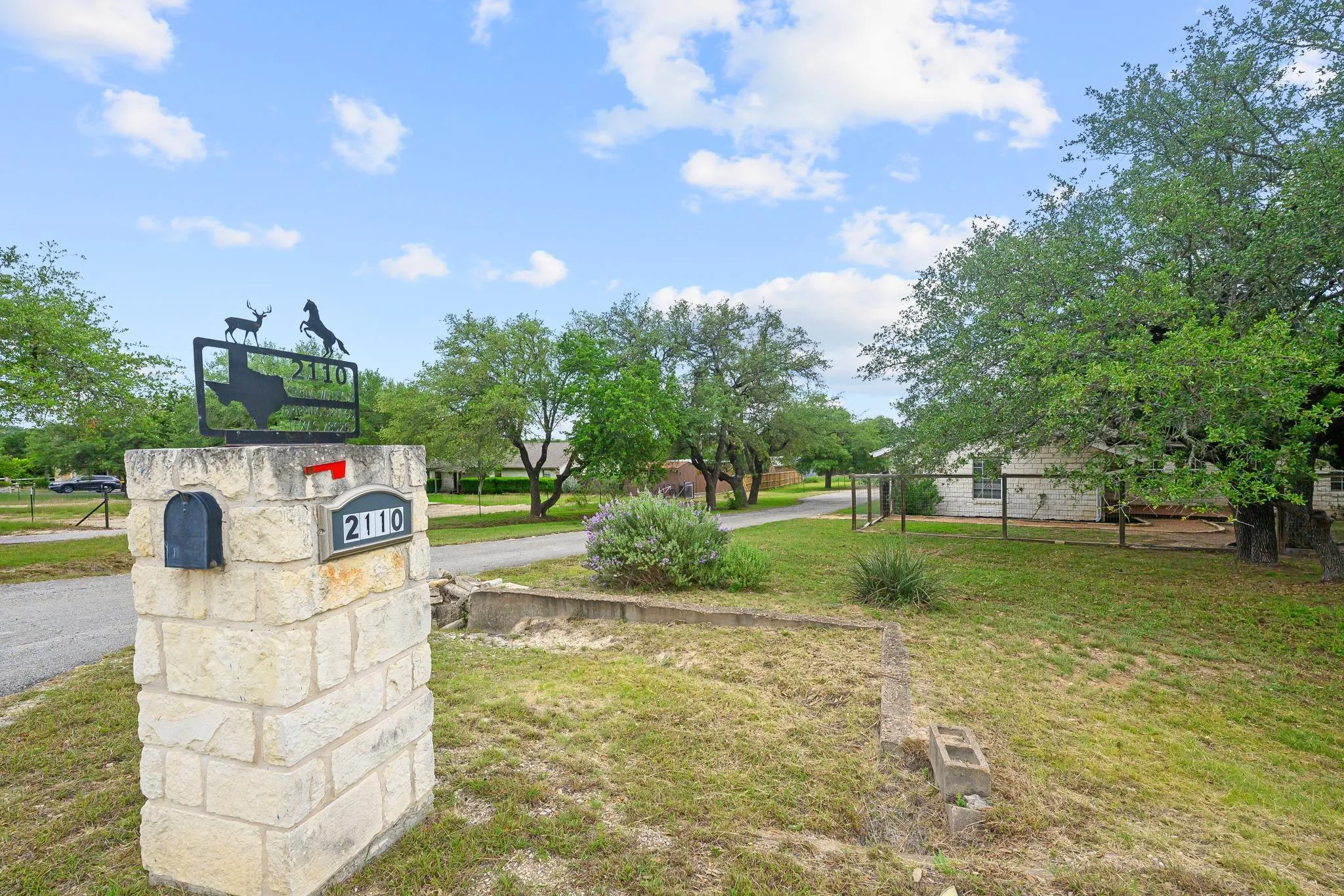 Photo 4 of 2110 SPRING VALLEY DR
