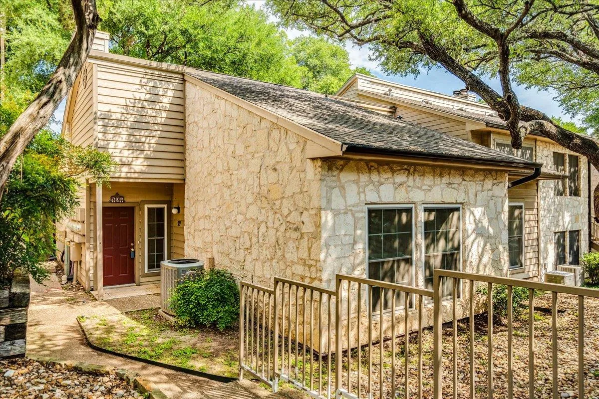 Photo 4 of 3809 SPICEWOOD SPRINGS RD #127