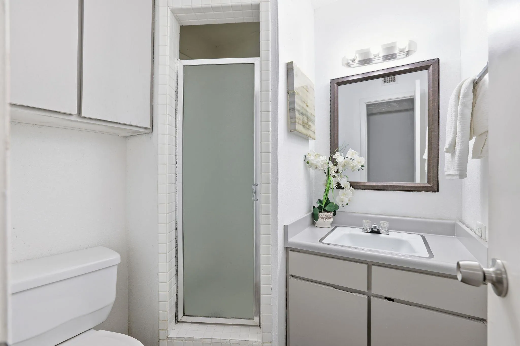 Photo 5 of 206 E 33RD ST #208
