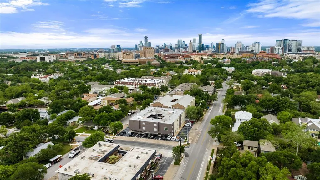 Photo of 101 E 33RD ST #206, Austin, TX, 78705