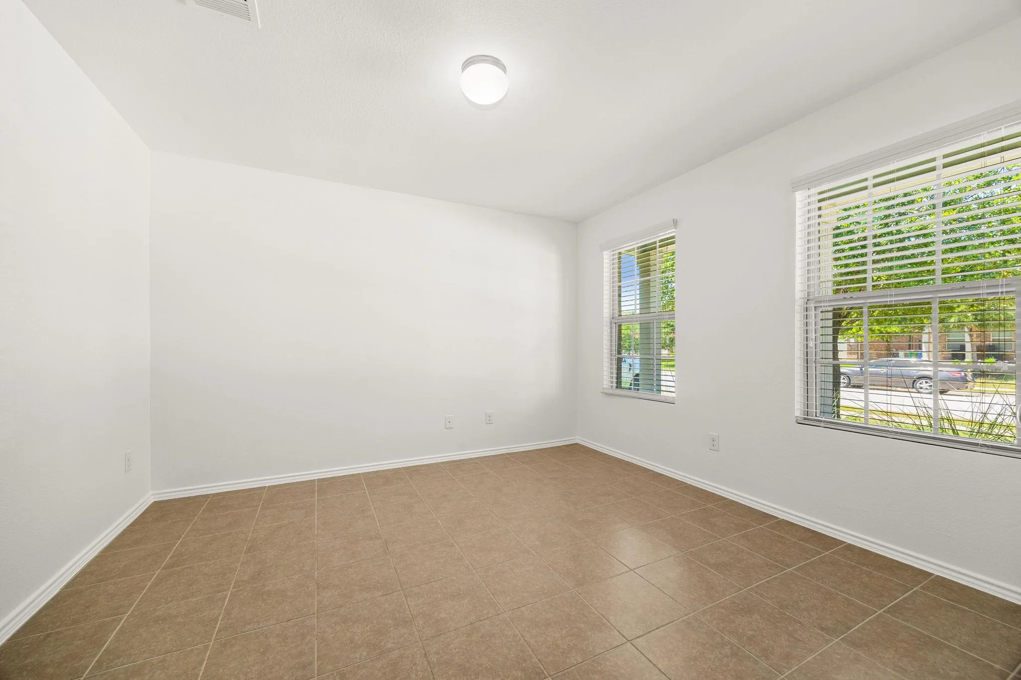 Photo 3 of 21609 GALLUS DR