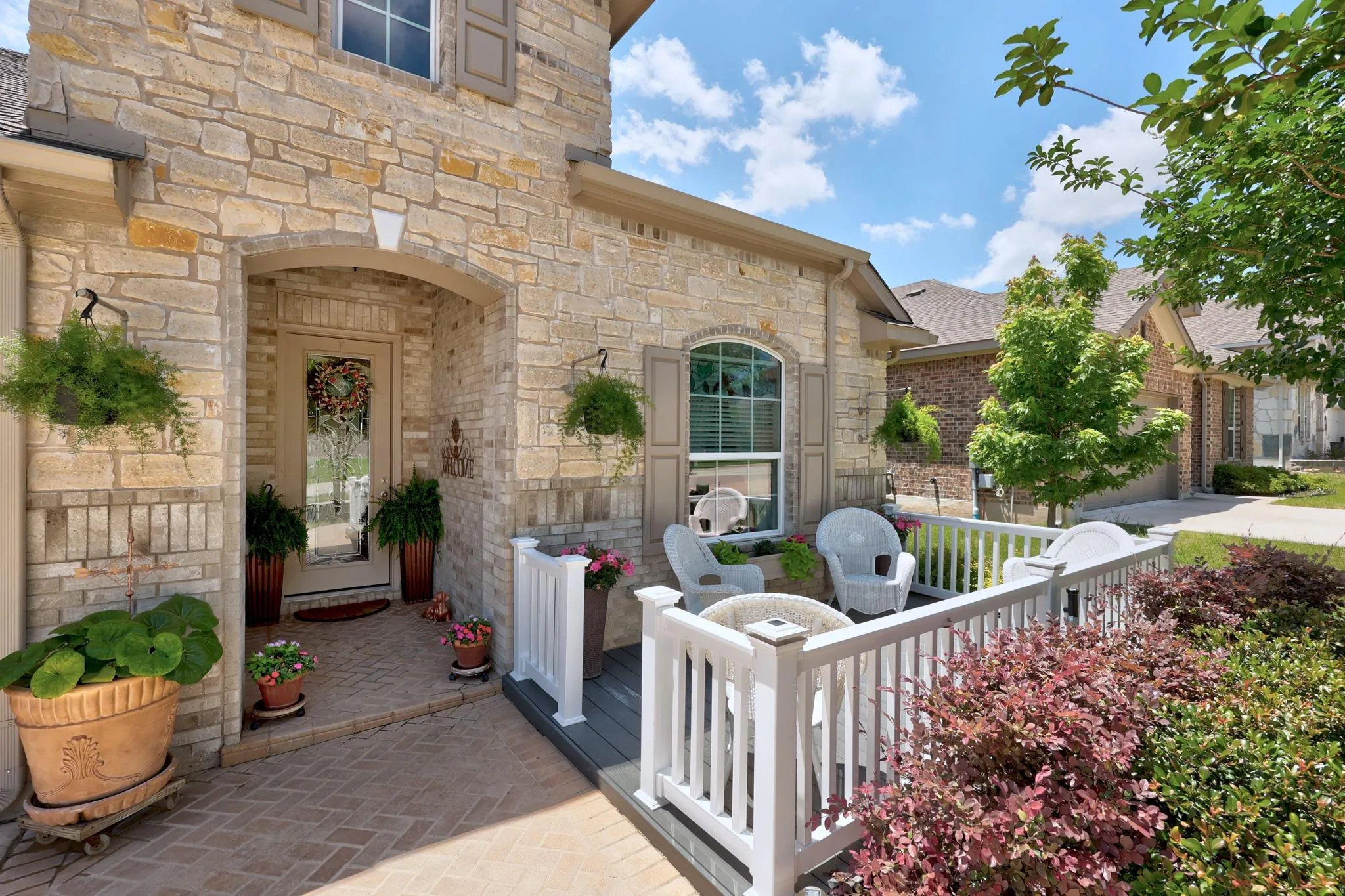 Photo 3 of 2105 PRAIRIE OAKS DR