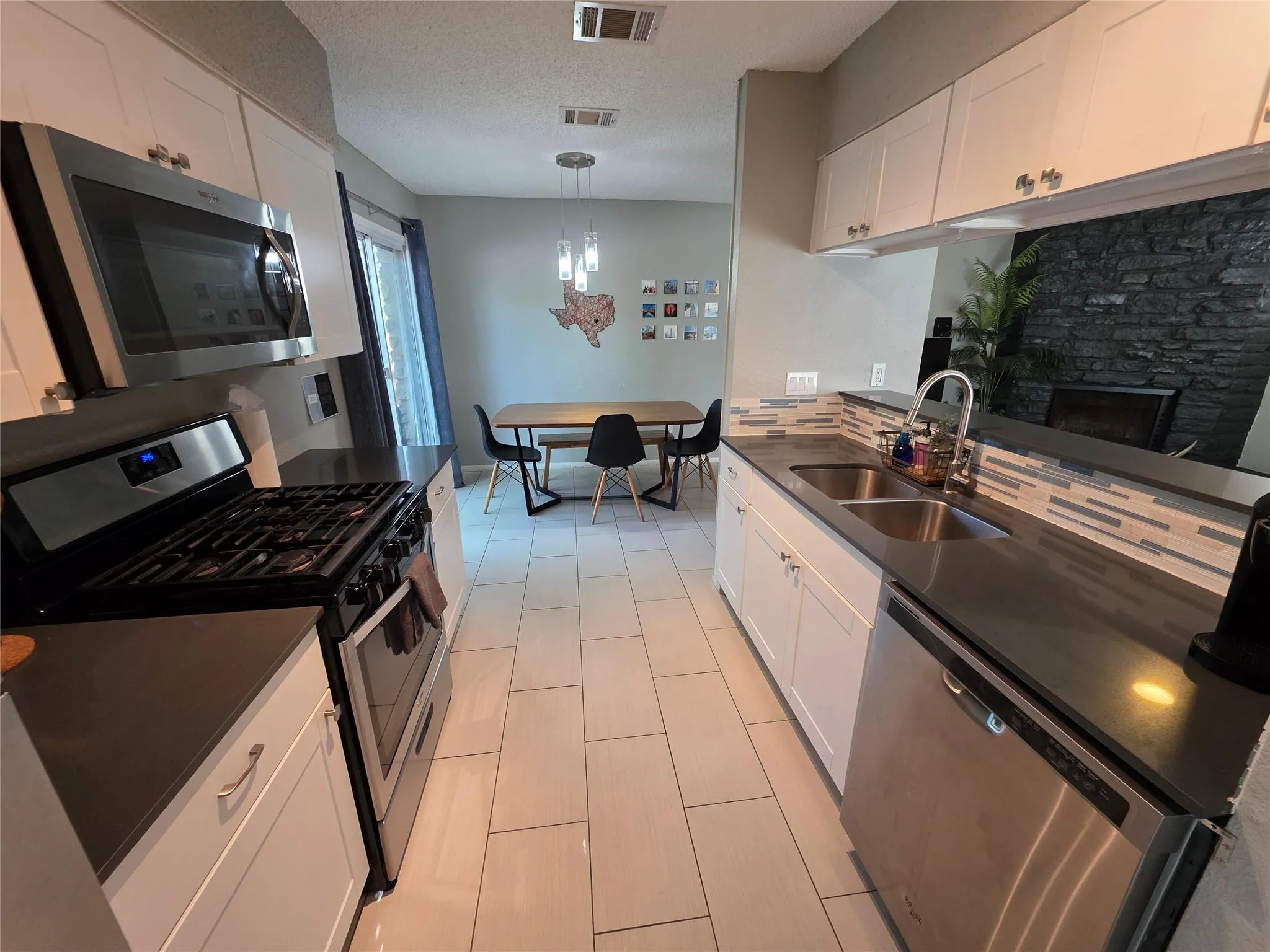 Photo 5 of 11815 LOCHRIDGE DR #B