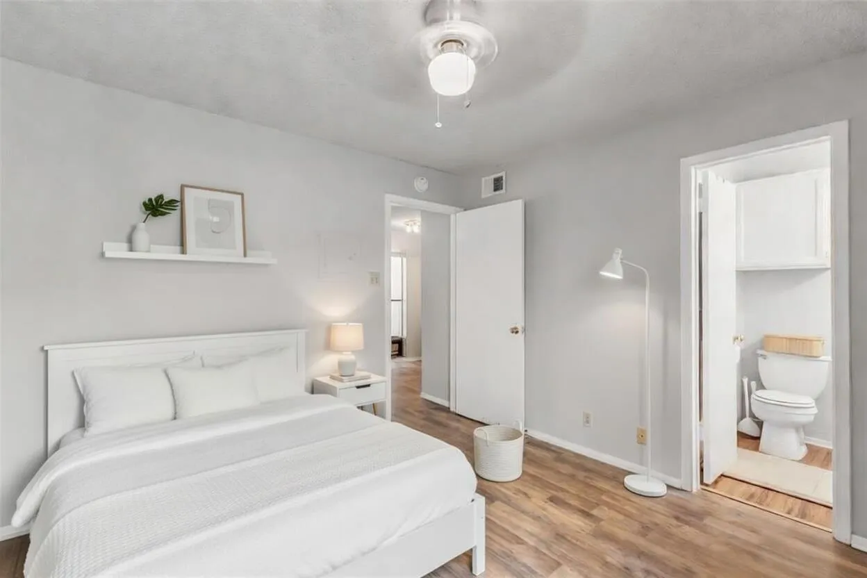 Photo 4 of 3115 HELMS ST #210