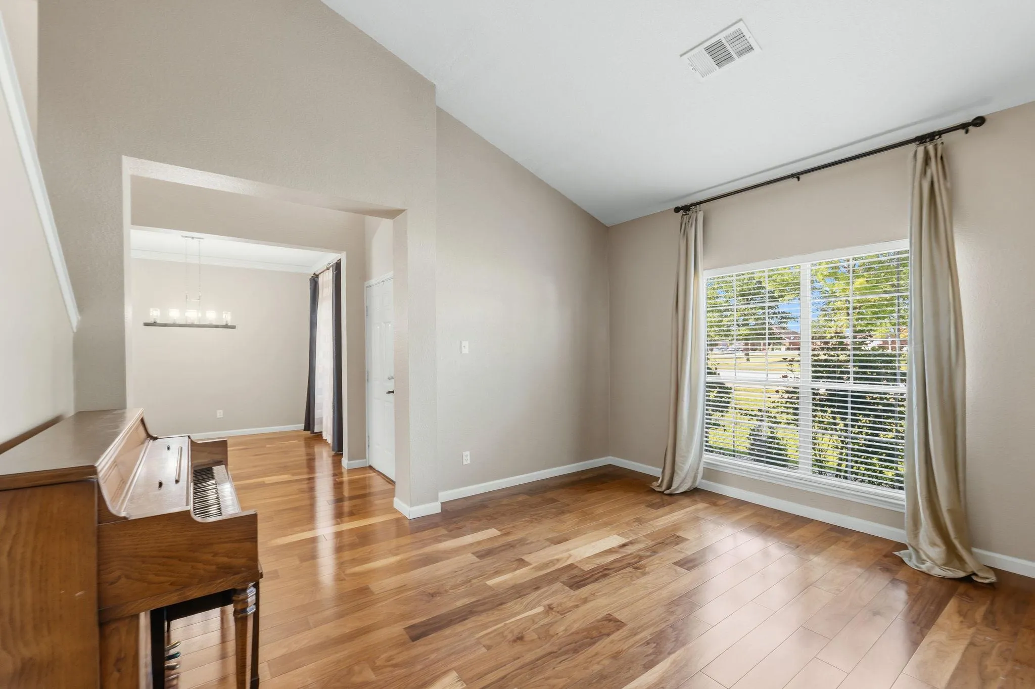 Photo 5 of 14716 BRUNO CIR